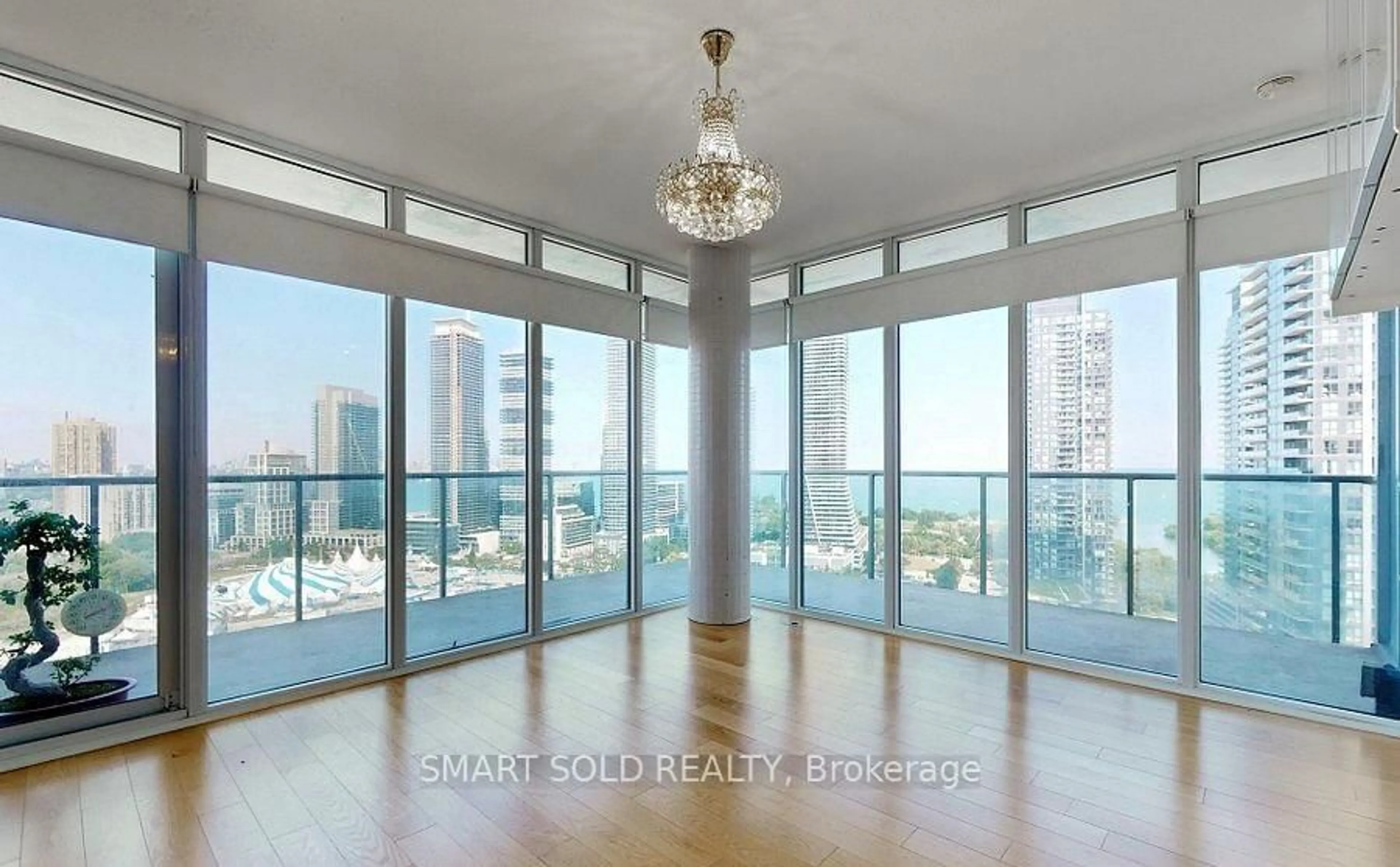 A pic of a room for 90 Park Lawn Rd #2608, Toronto Ontario M8Y 0B6