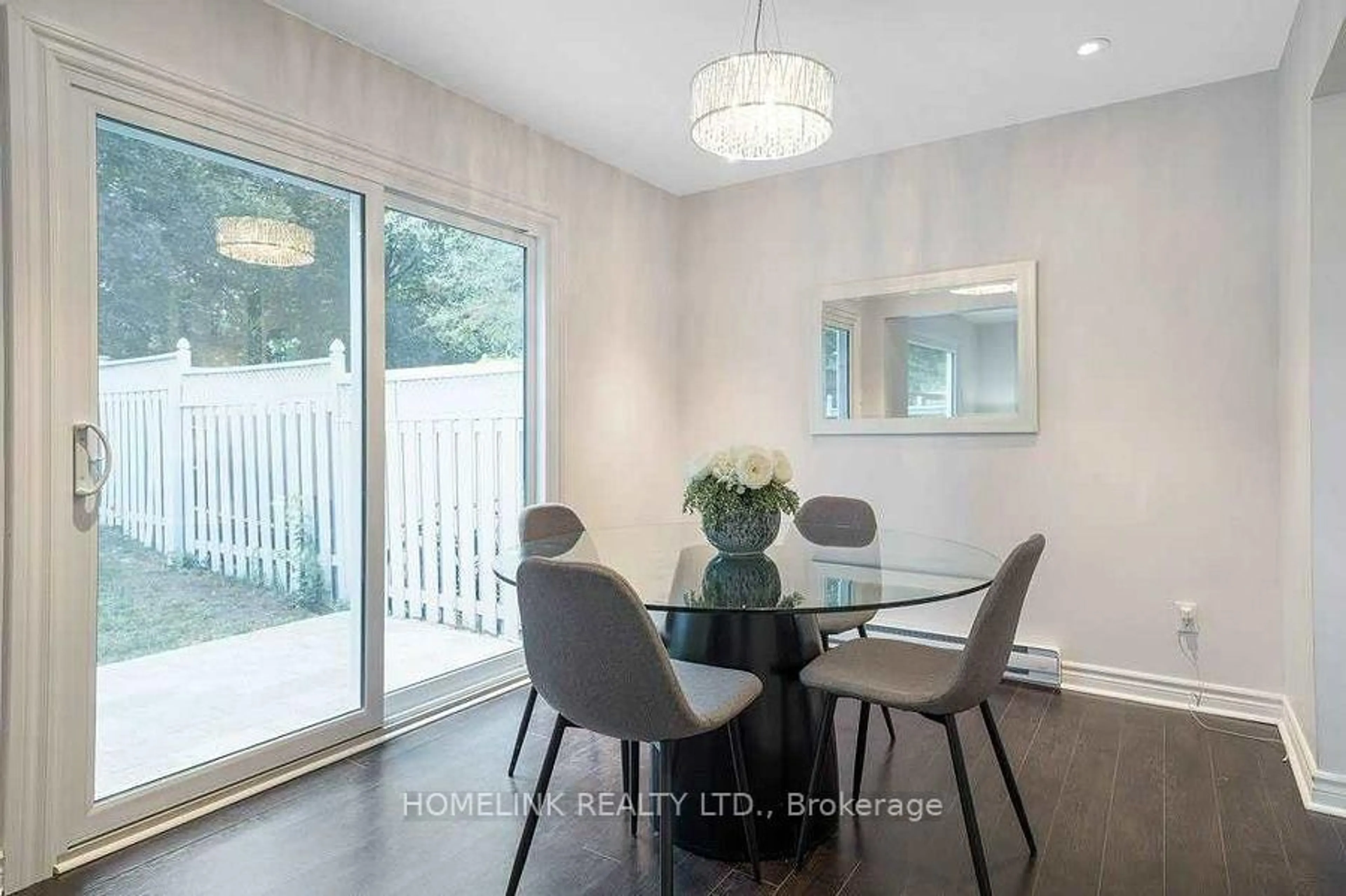 Dining room, wood/laminate floor for 25 Hercules Crt, Brampton Ontario L6S 1X6