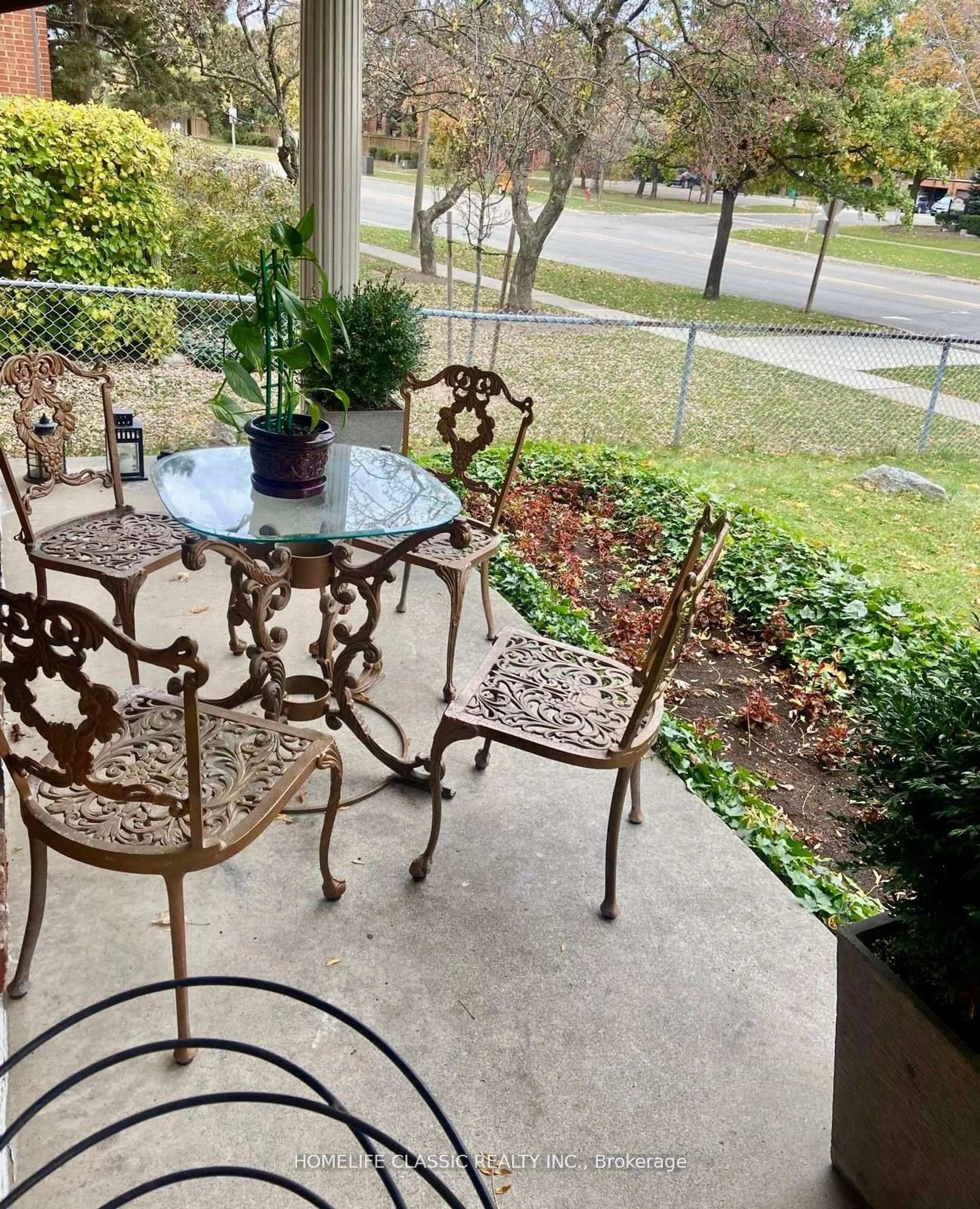 Patio, water/lake/river/ocean view for 4142 Fieldgate Dr W Dr, Mississauga Ontario L4W 2C5