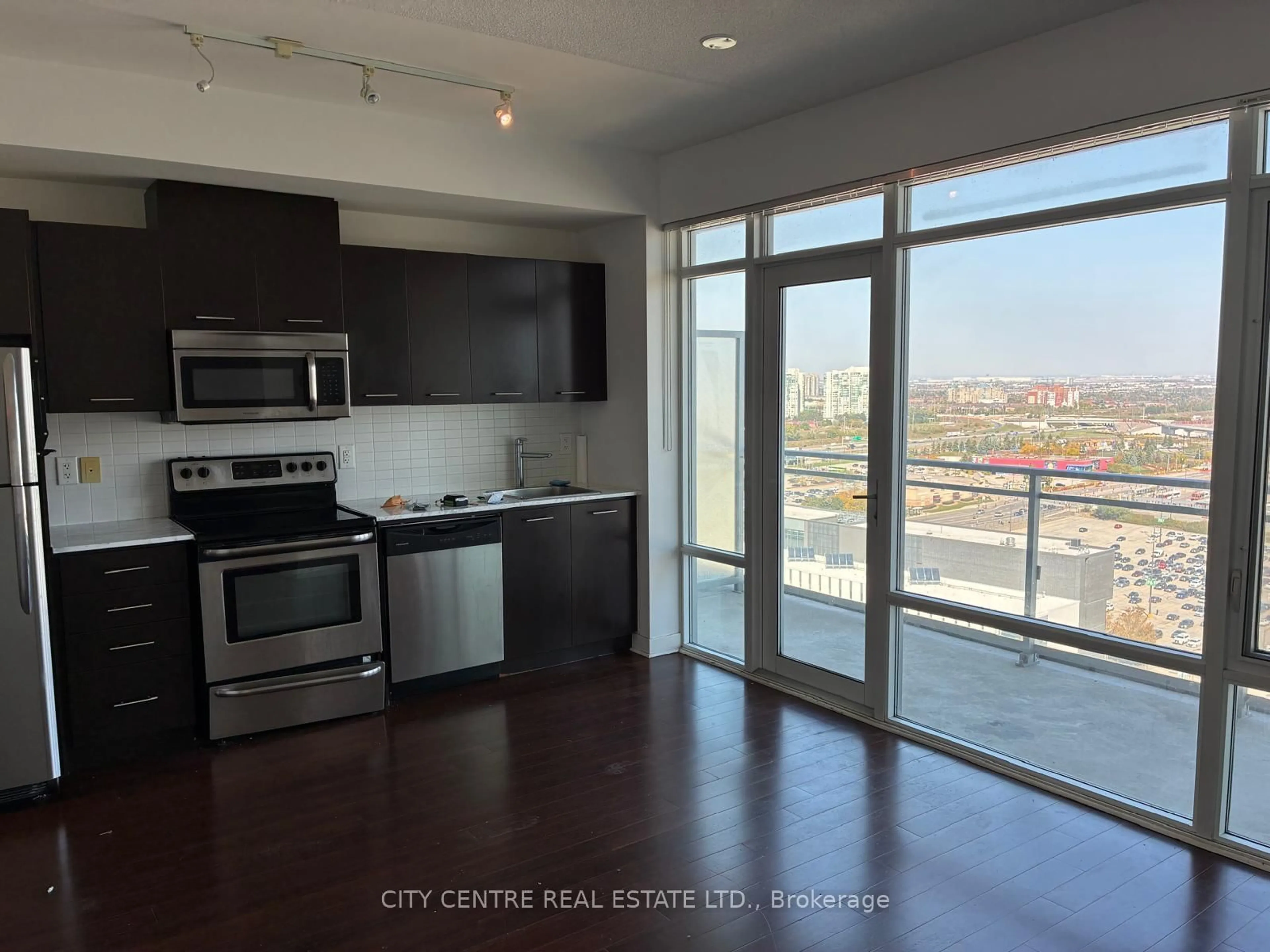 Open concept kitchen, unknown for 360 Square One Dr #1901, Mississauga Ontario L5B 0G7
