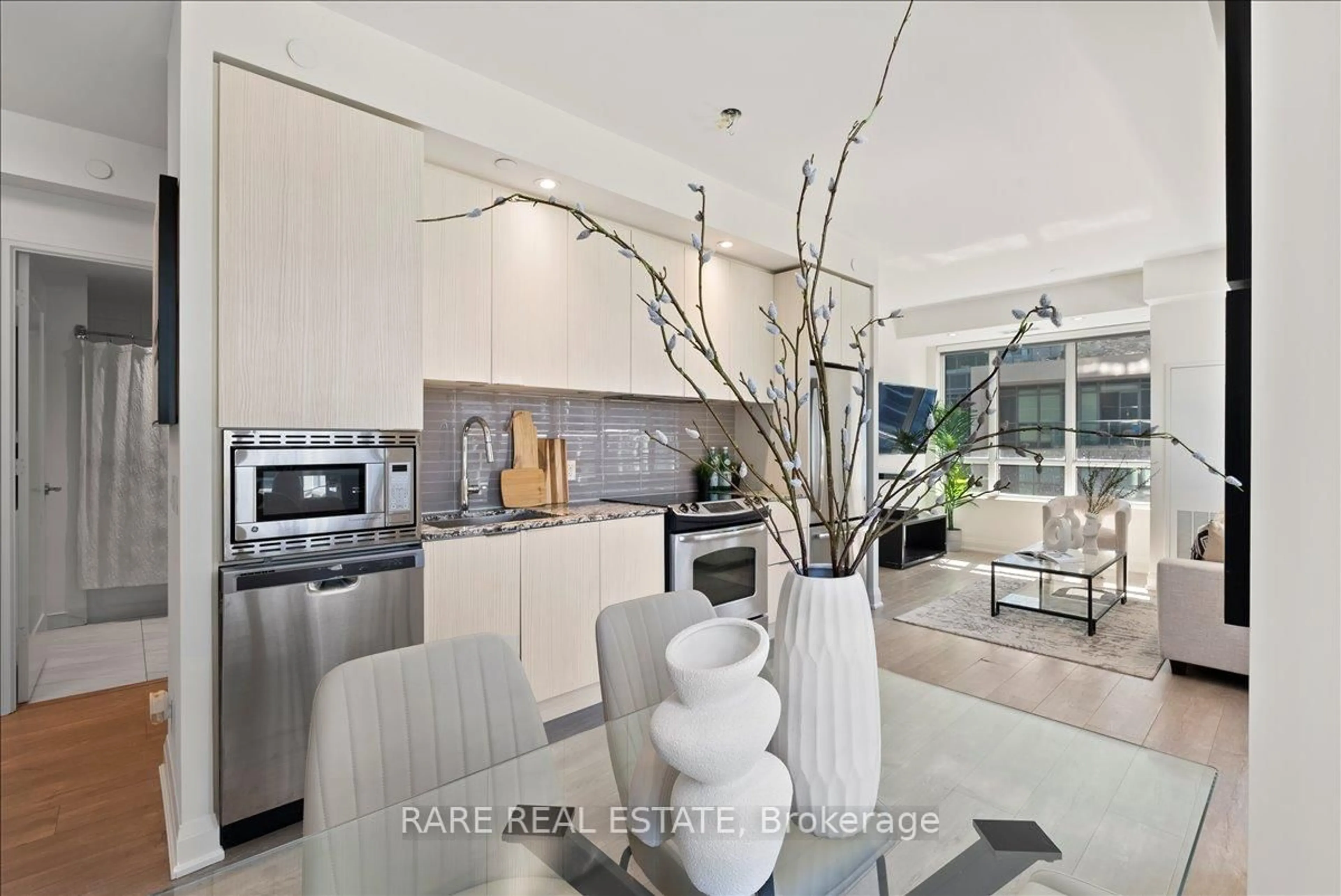 Open concept kitchen, unknown for 110 Marine Parade Dr #608, Toronto Ontario M8V 0A3