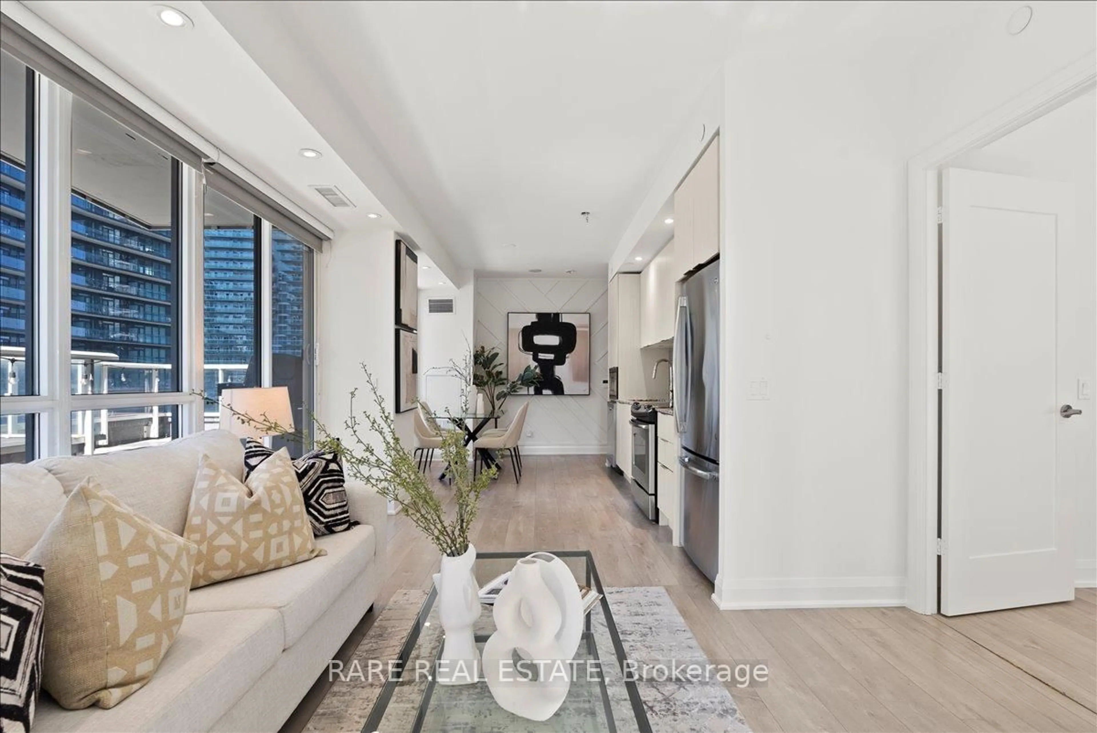 Indoor entryway for 110 Marine Parade Dr #608, Toronto Ontario M8V 0A3