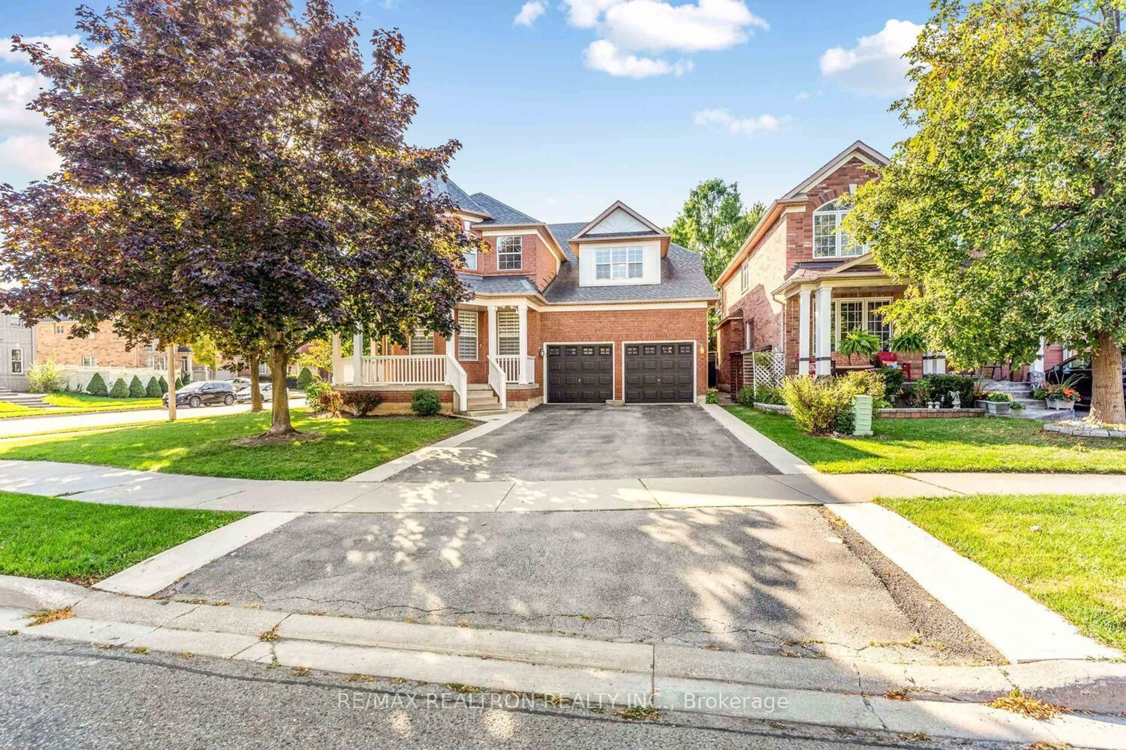 Home with brick exterior material, street for 52 Brock Dr, Brampton Ontario L6P 1A2