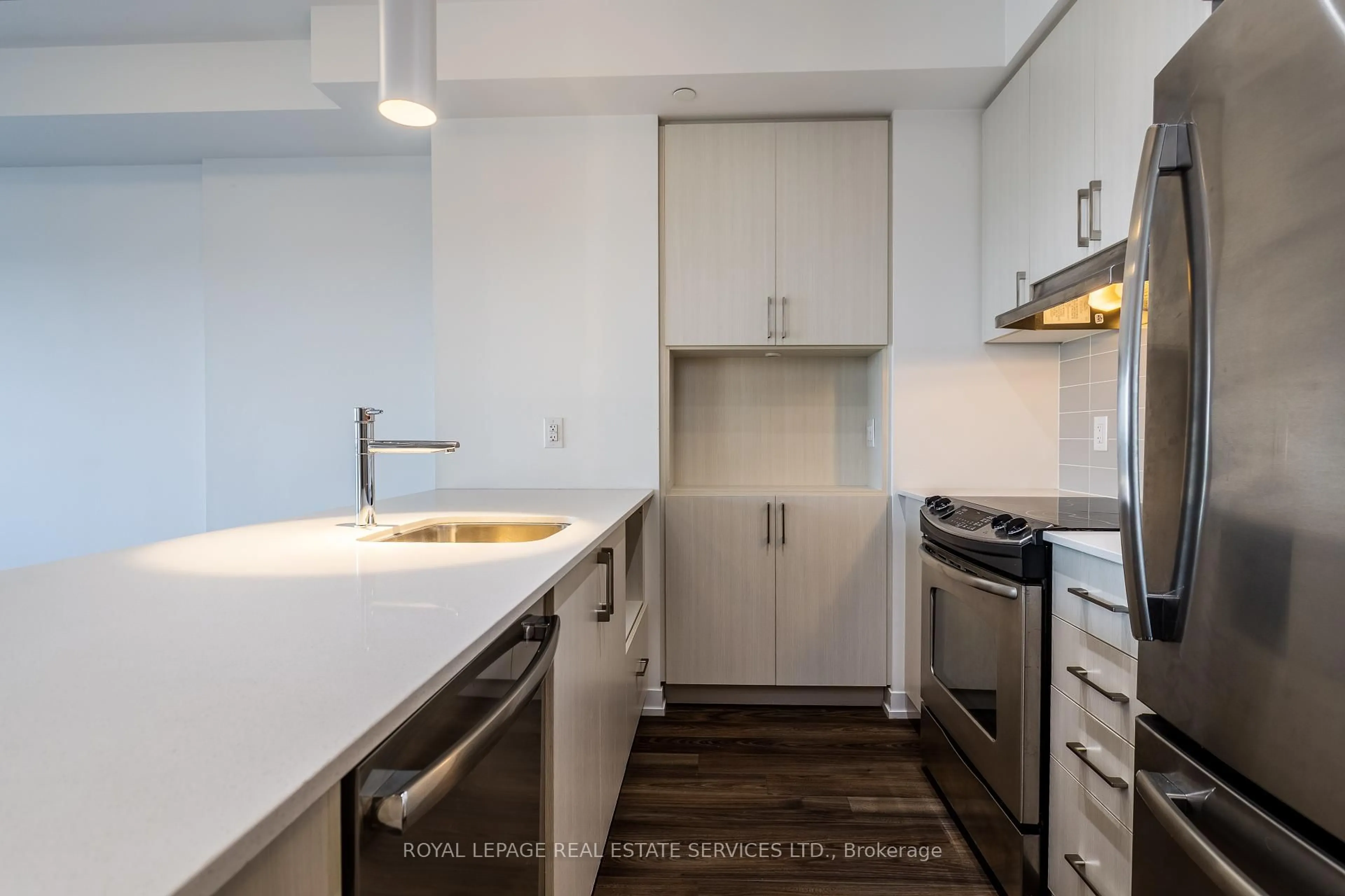 Standard kitchen, unknown for 2560 Eglinton Ave #1507, Mississauga Ontario L5M 0Y3