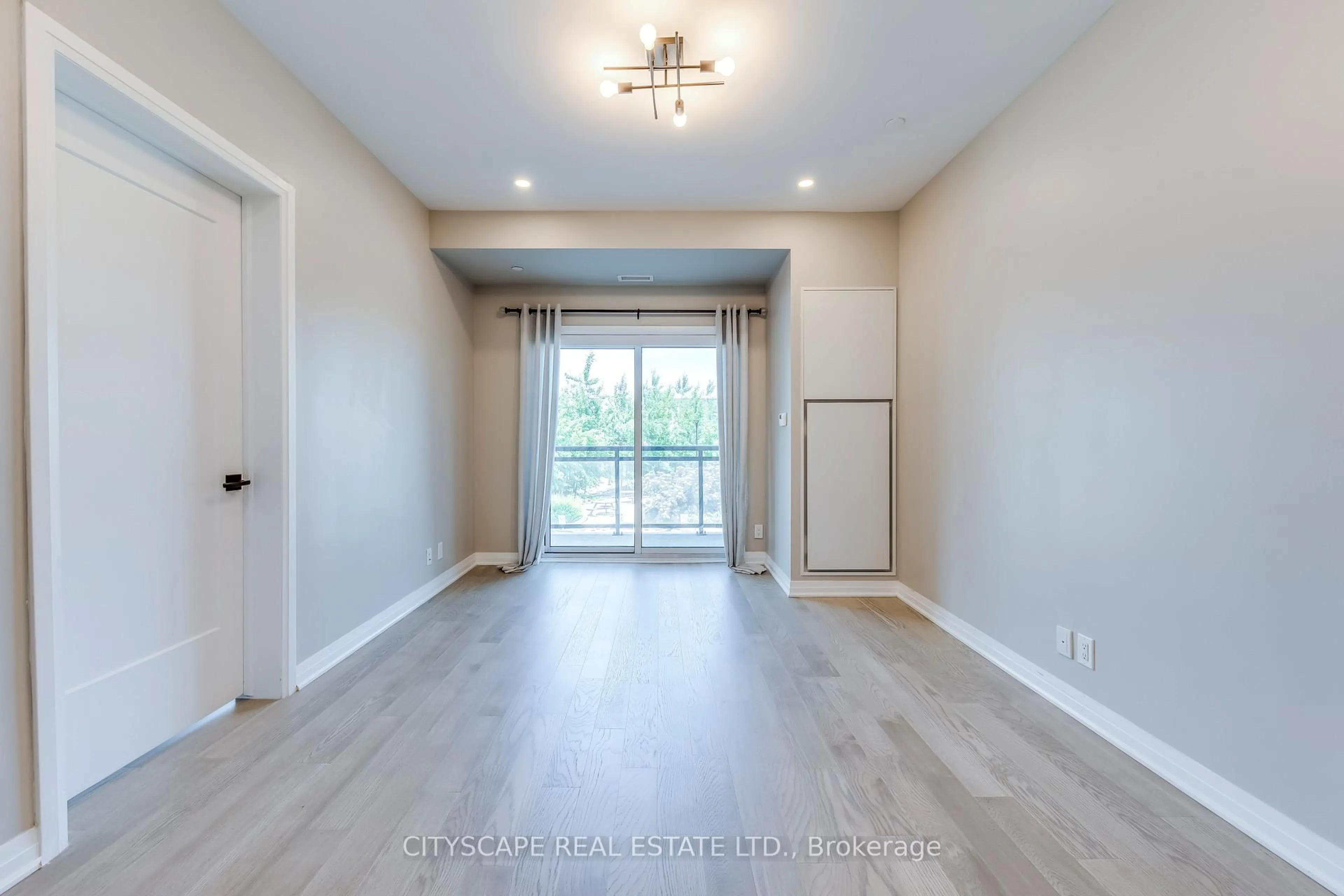 Indoor entryway for 128 Grovewood Common #205, Oakville Ontario L6H 0X3