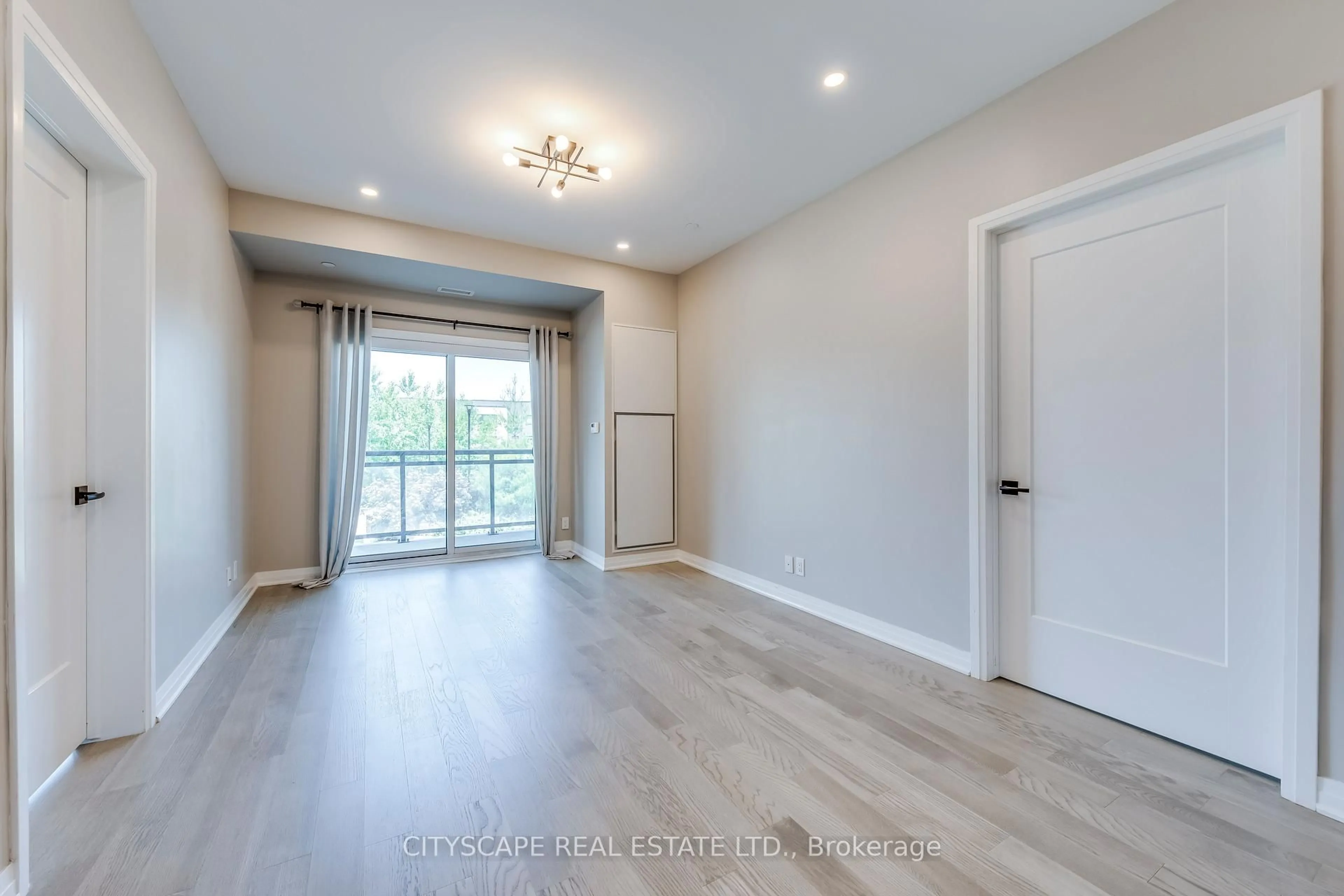 A pic of a room for 128 Grovewood Common #205, Oakville Ontario L6H 0X3