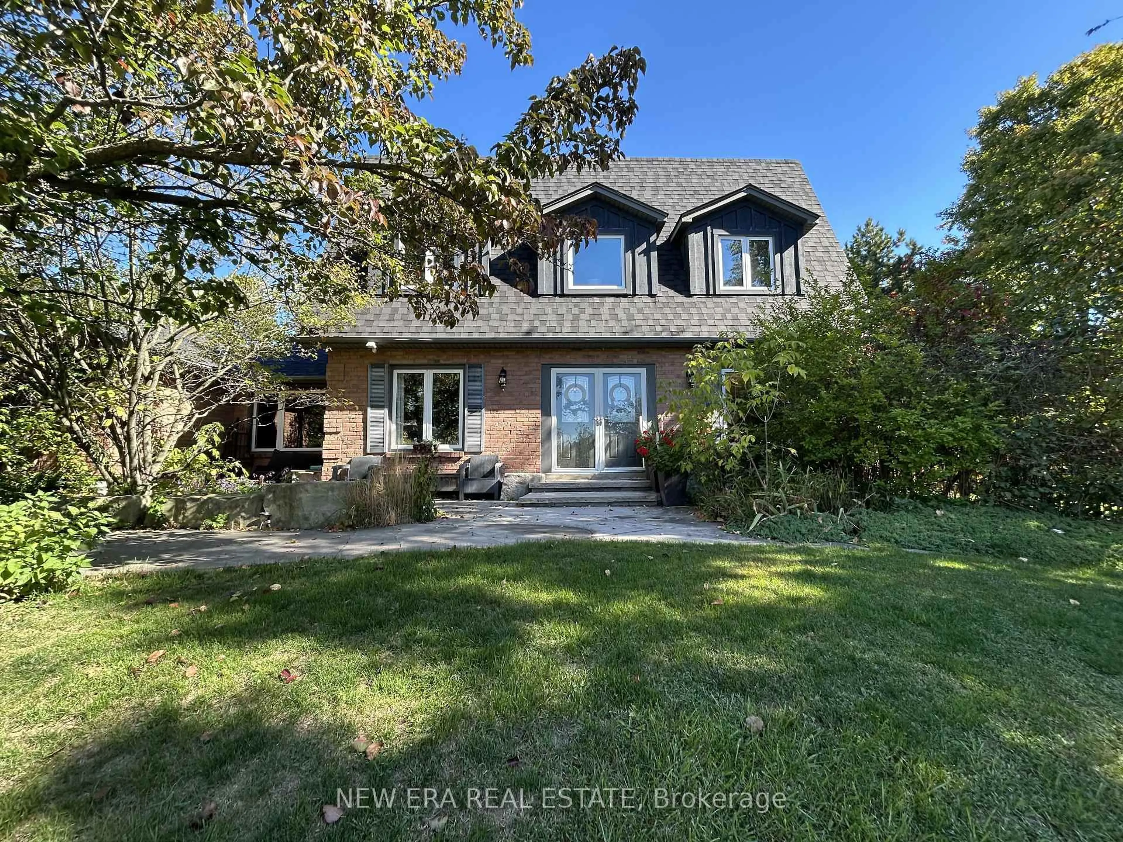 A pic from outside/outdoor area/front of a property/back of a property/a pic from drone, water/lake/river/ocean view for 14227 Trafalgar Rd, Halton Hills Ontario L7G 4S4