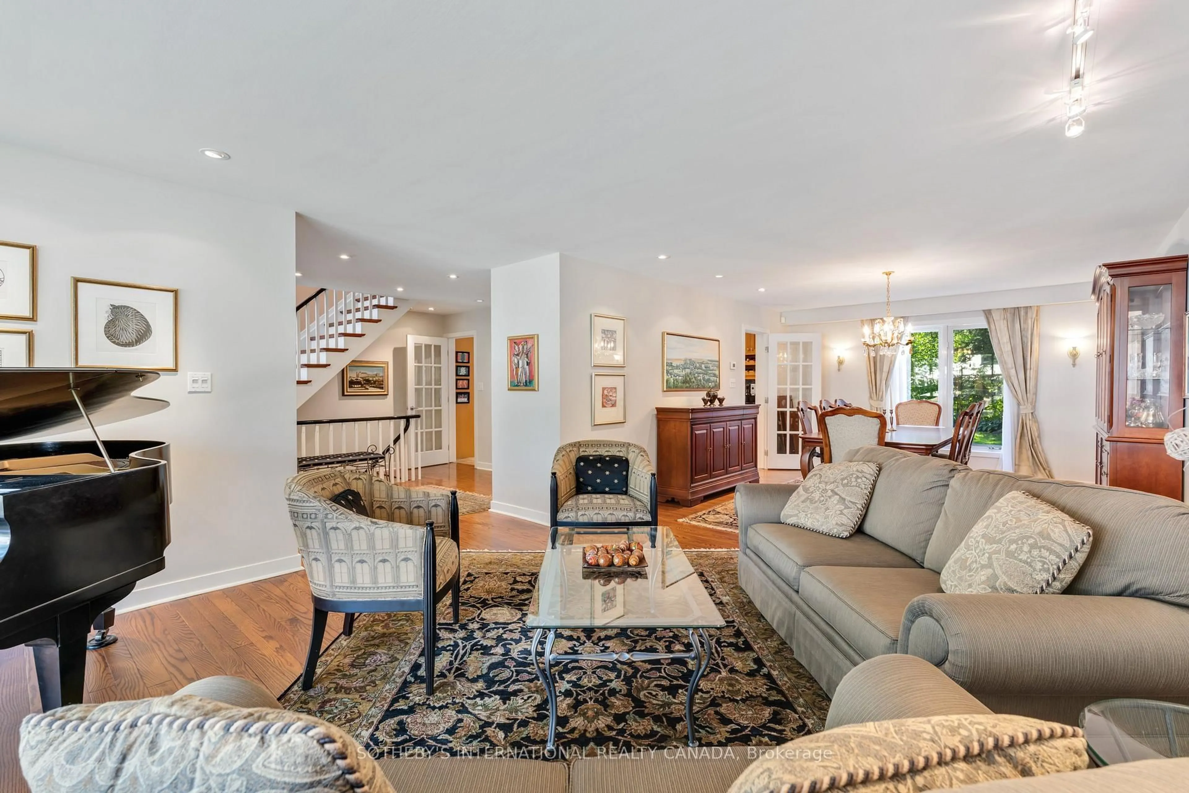 Living room with furniture, unknown for 6 Courtsfield Cres, Toronto Ontario M9A 4S9