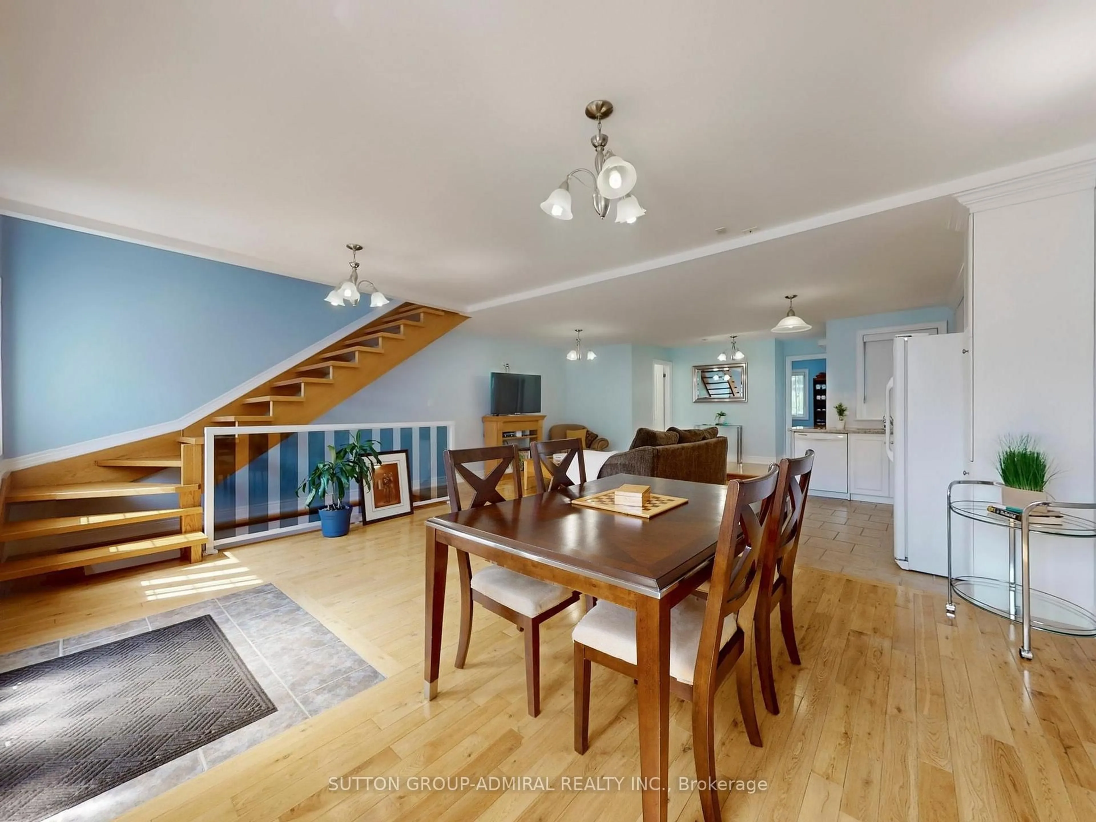 Dining room, wood/laminate floor for 12 Abbs St, Toronto Ontario M6K 1M6
