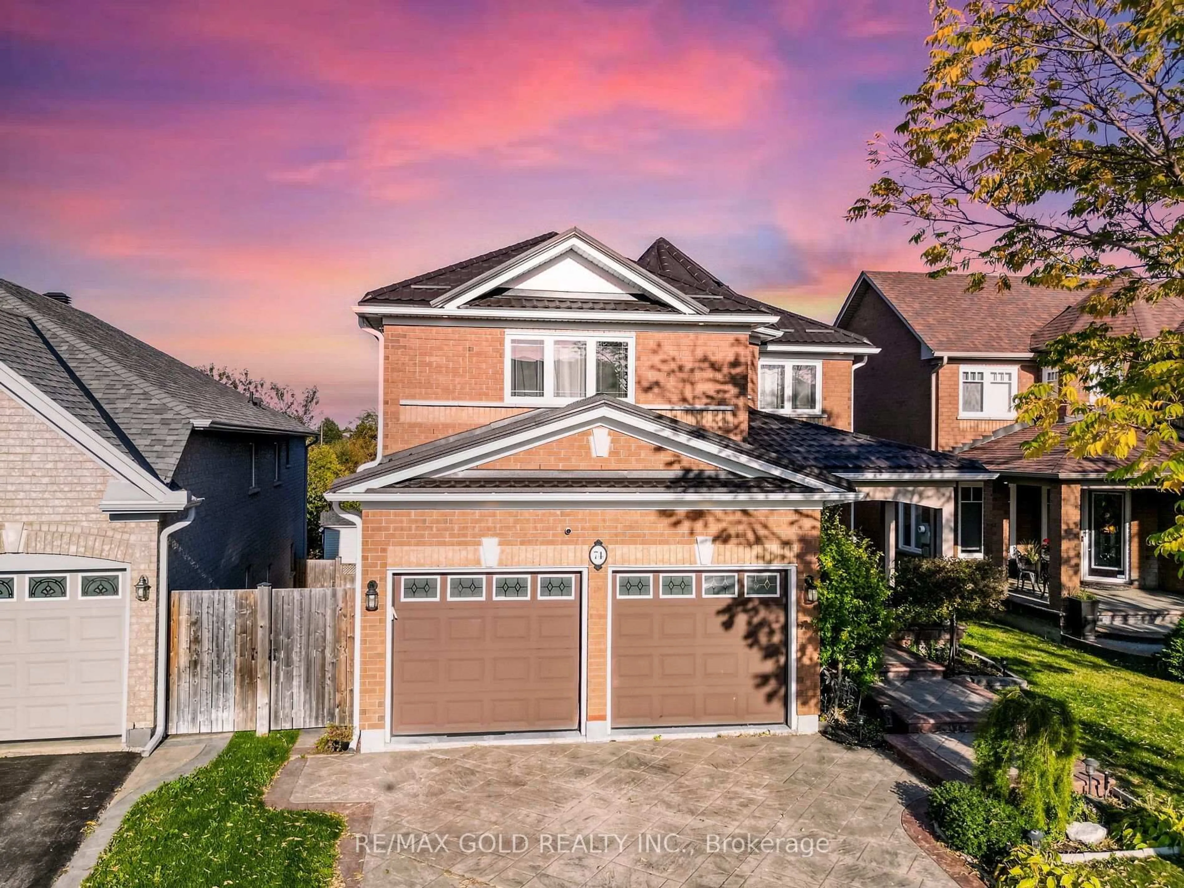 A pic from outside/outdoor area/front of a property/back of a property/a pic from drone, street for 74 Porchlight Rd, Brampton Ontario L6X 4S1