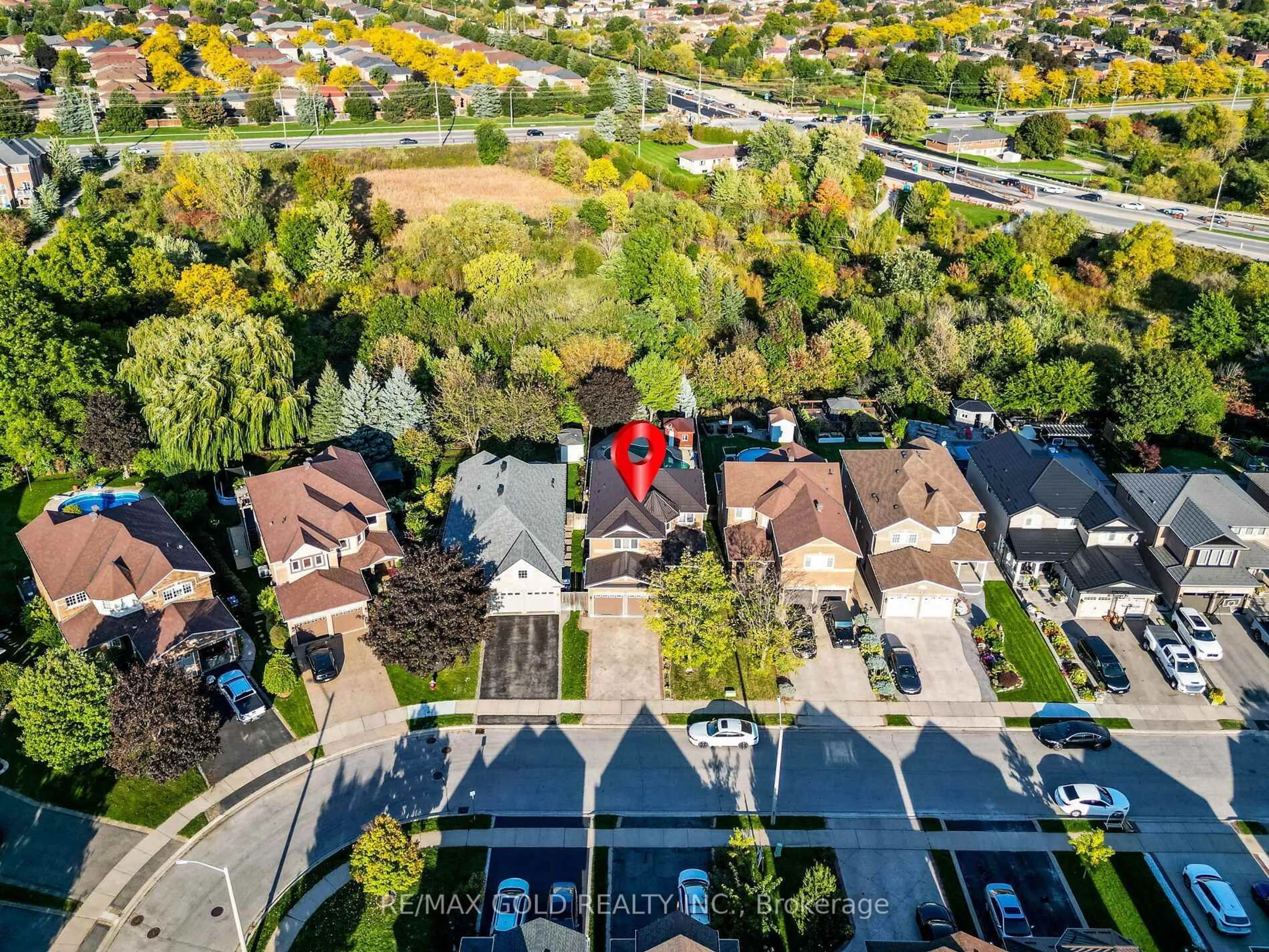 A pic from outside/outdoor area/front of a property/back of a property/a pic from drone, unknown for 74 Porchlight Rd, Brampton Ontario L6X 4S1