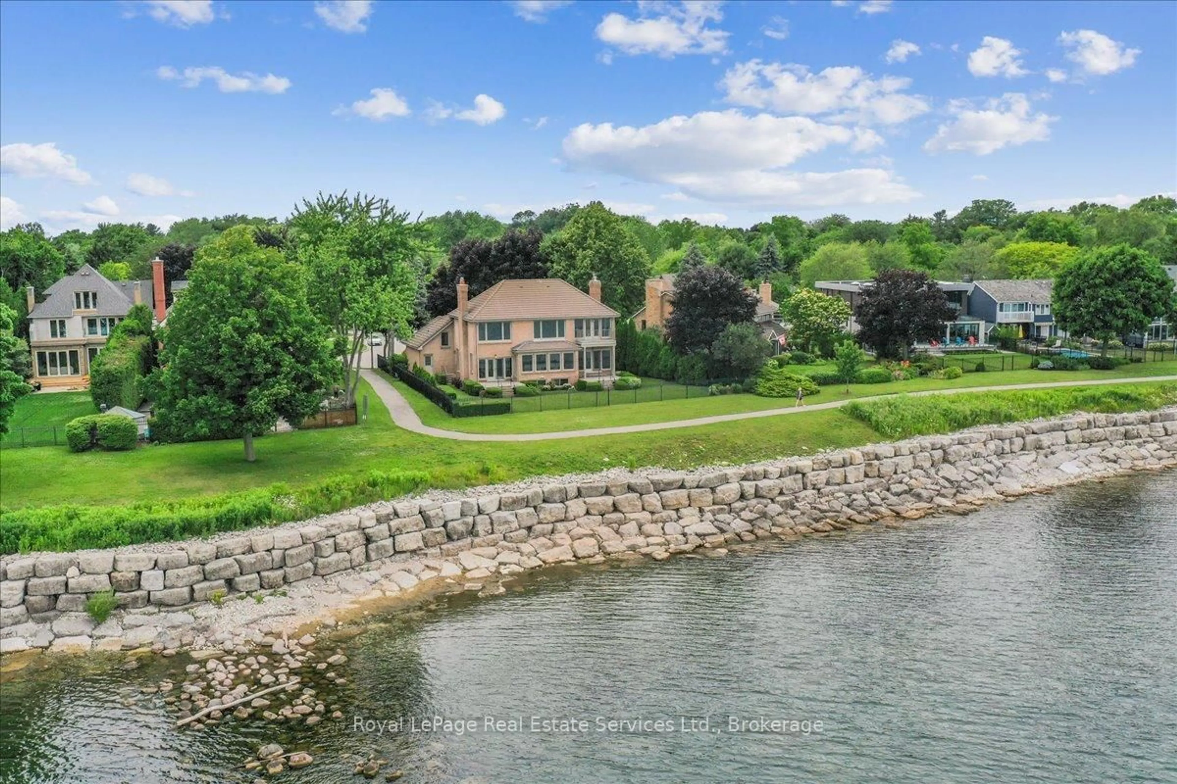 A pic from outside/outdoor area/front of a property/back of a property/a pic from drone, water/lake/river/ocean view for 3286 Shelburne Pl, Oakville Ontario L6L 5V9
