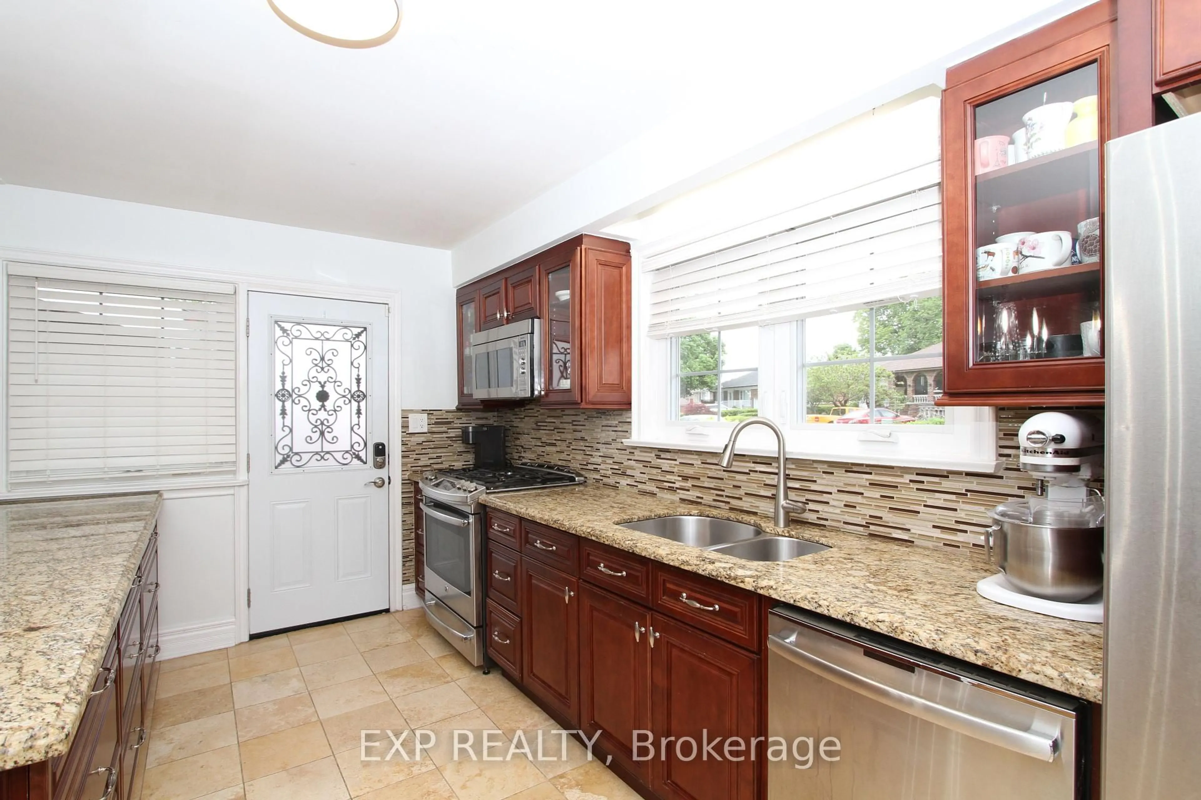 Standard kitchen, ceramic/tile floor for 77 Letchworth Cres, Toronto Ontario M3M 1Z1