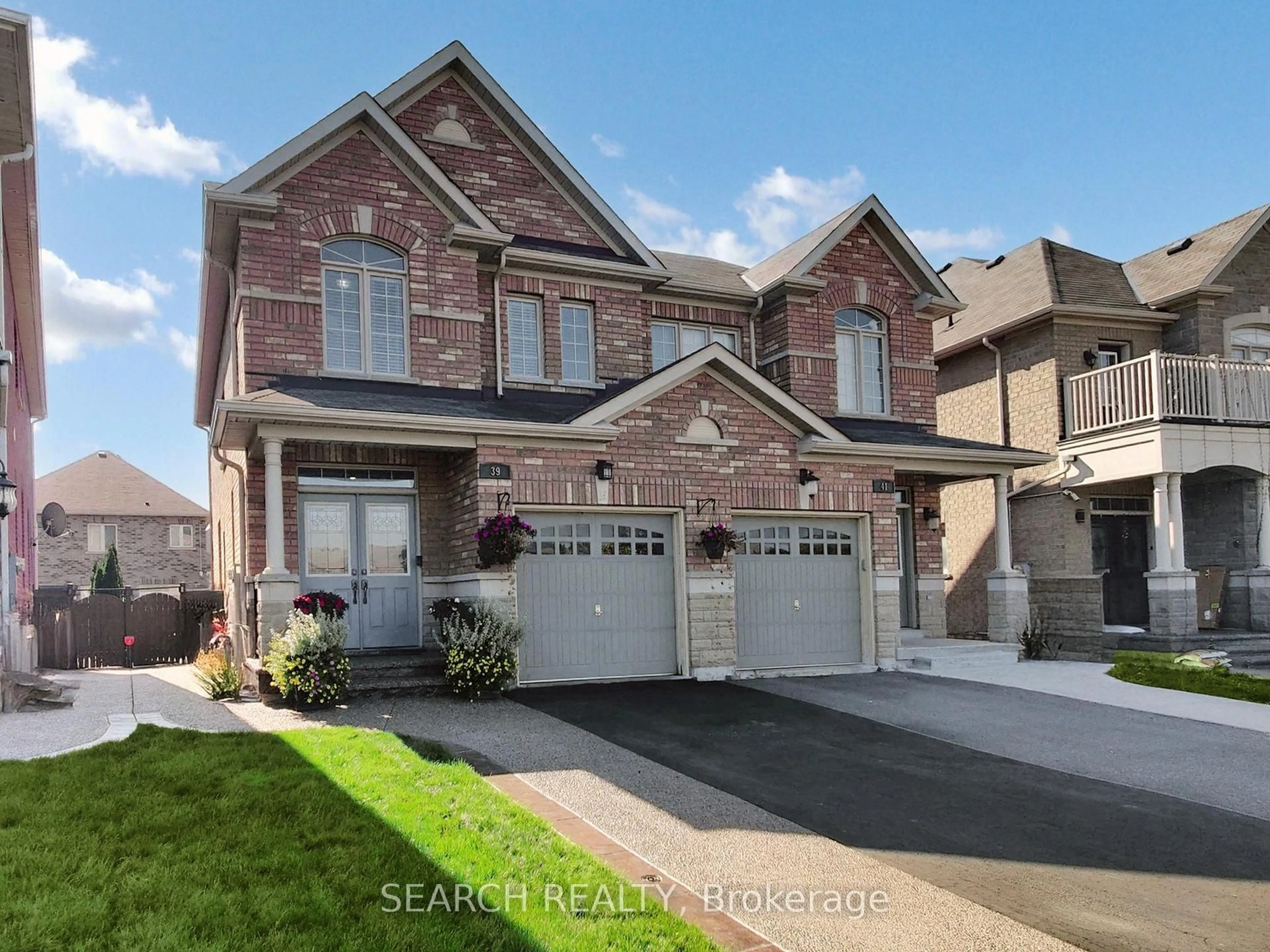 Home with brick exterior material, street for 39 Wynview St, Brampton Ontario L6P 3N3