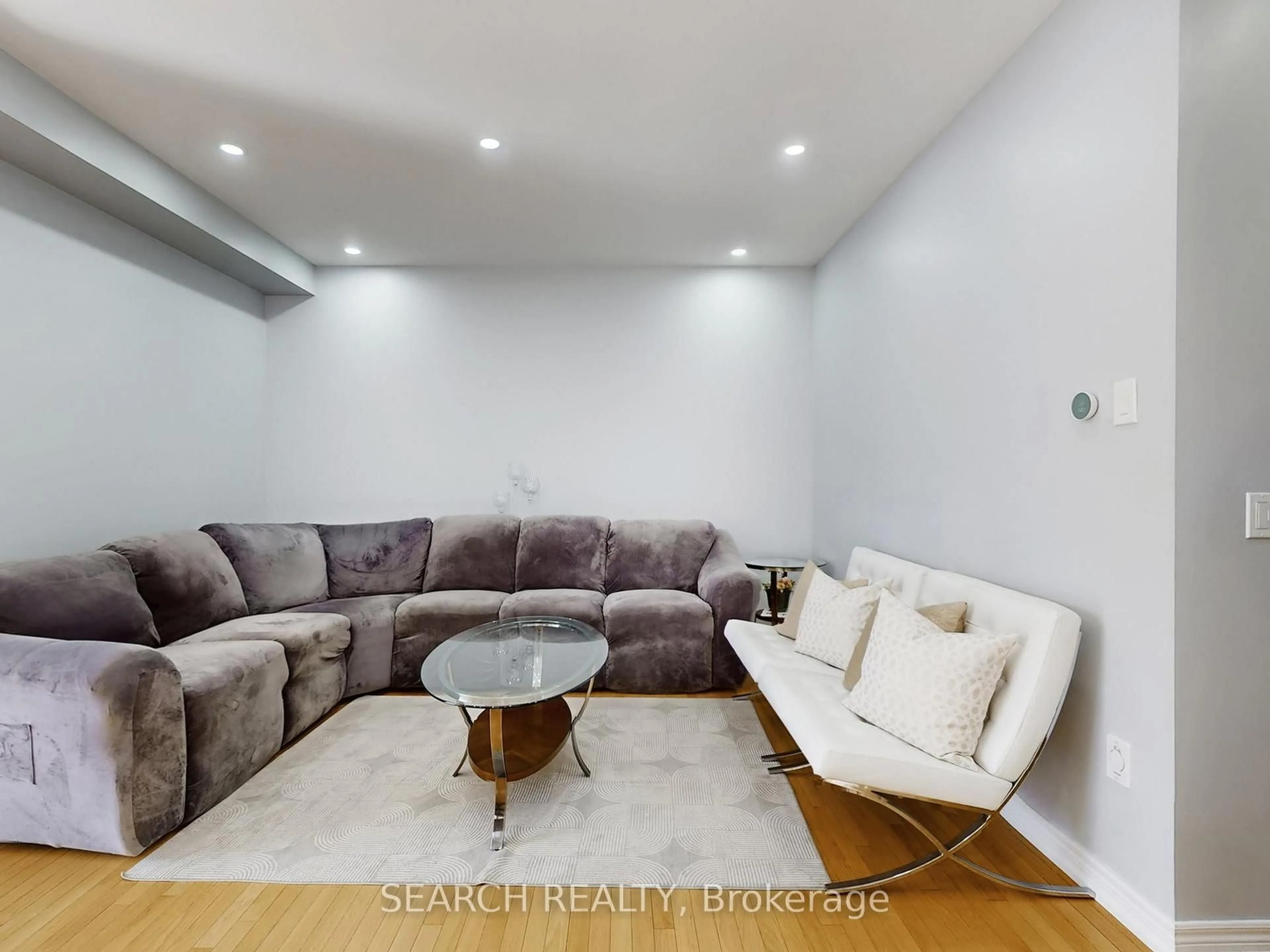 Living room with furniture, unknown for 39 Wynview St, Brampton Ontario L6P 3N3