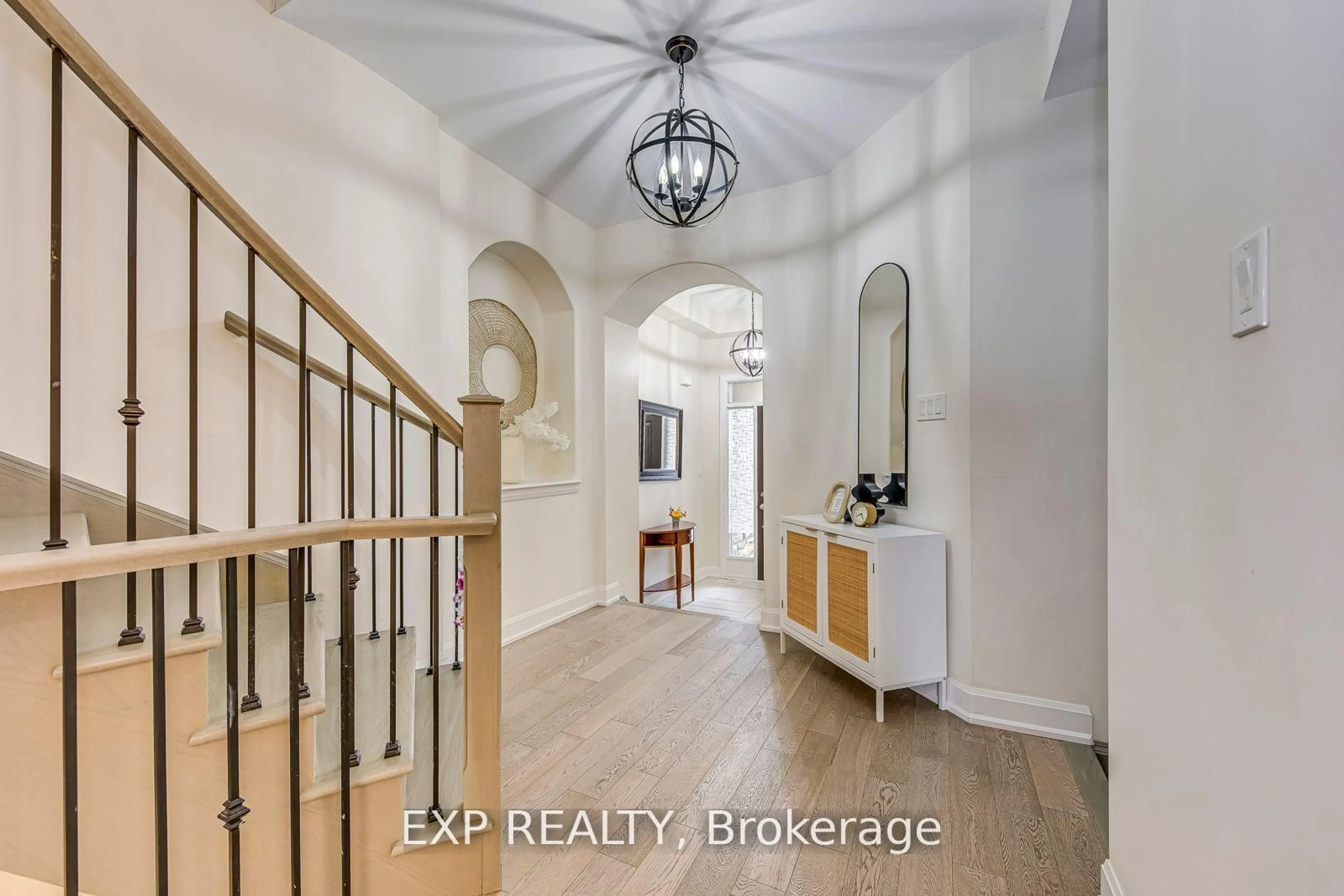 Indoor entryway for 3129 Riverpath Common, Oakville Ontario L6M 1P6