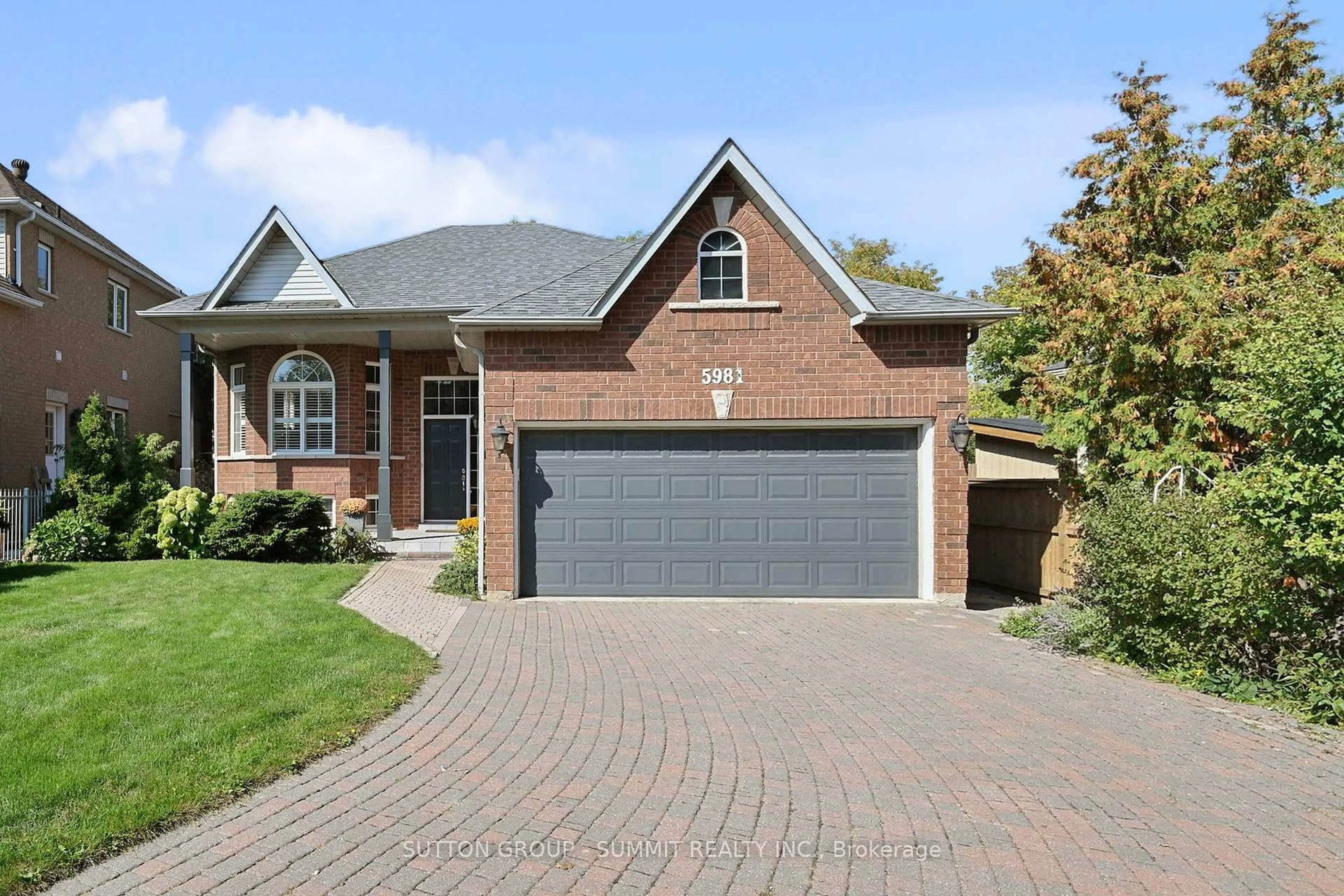Home with brick exterior material, street for 5981 RAYSHAW Cres, Mississauga Ontario L5M 2P1