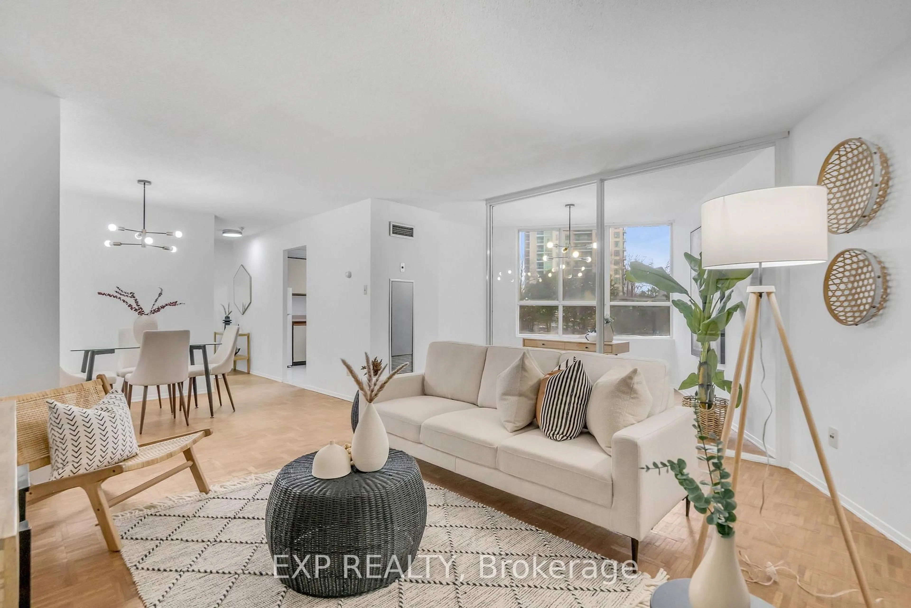 Living room with furniture, unknown for 3700 Kaneff Cres #406, Mississauga Ontario L5A 4B8
