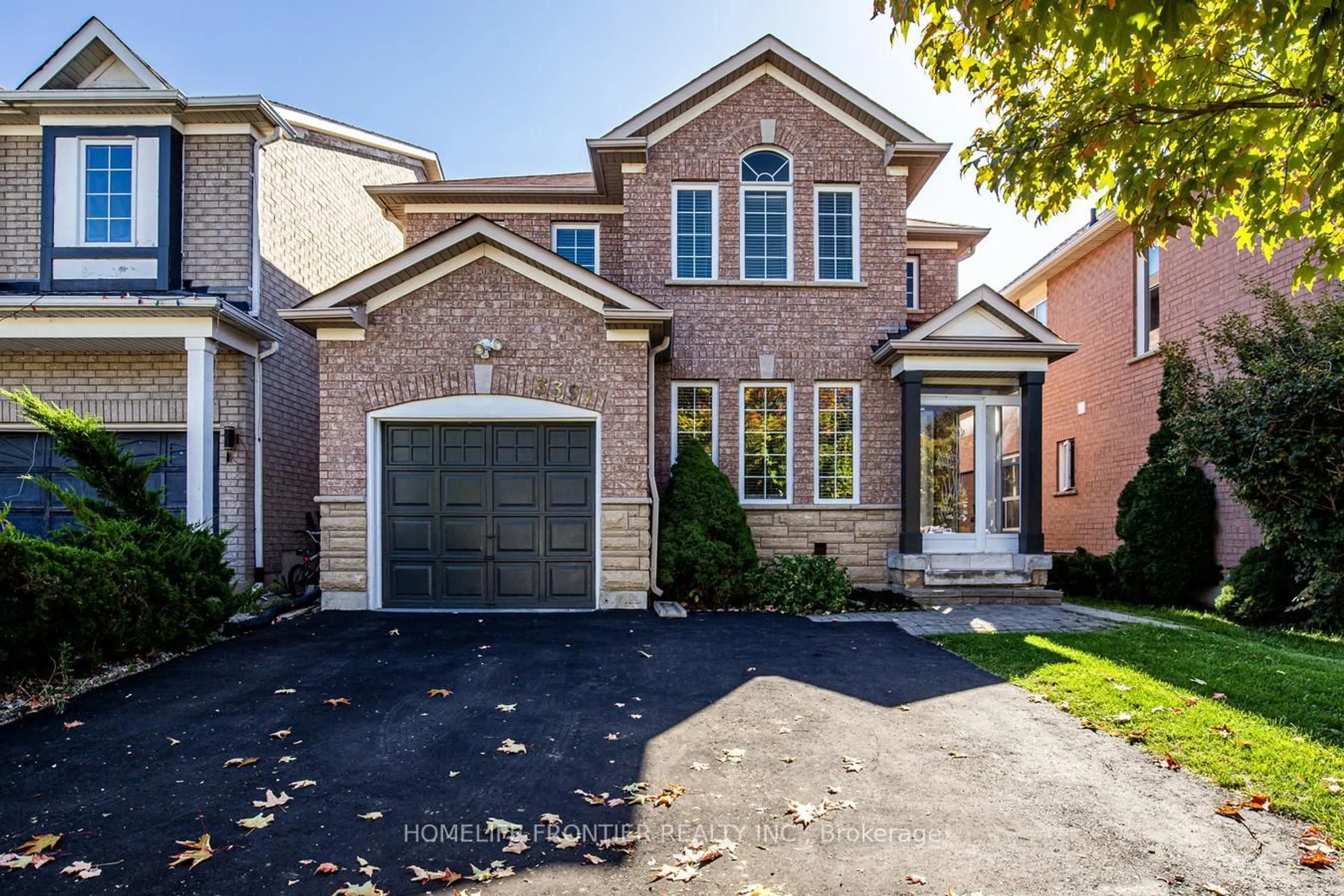 Home with brick exterior material, street for 3391 Bruzan Cres, Mississauga Ontario L5N 8M2