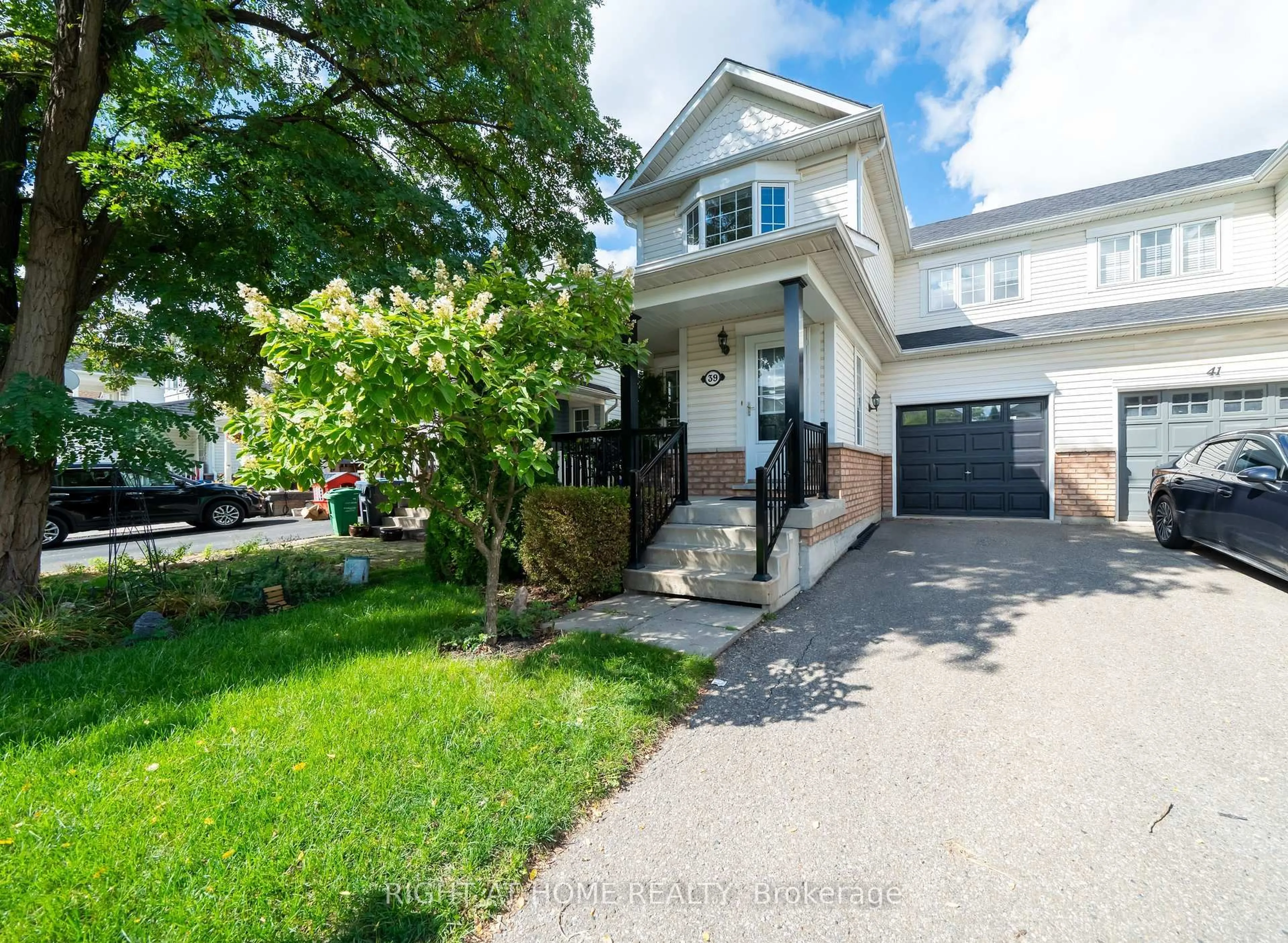 Unknown for 39 Viceroy Cres, Brampton Ontario L7A 1V7