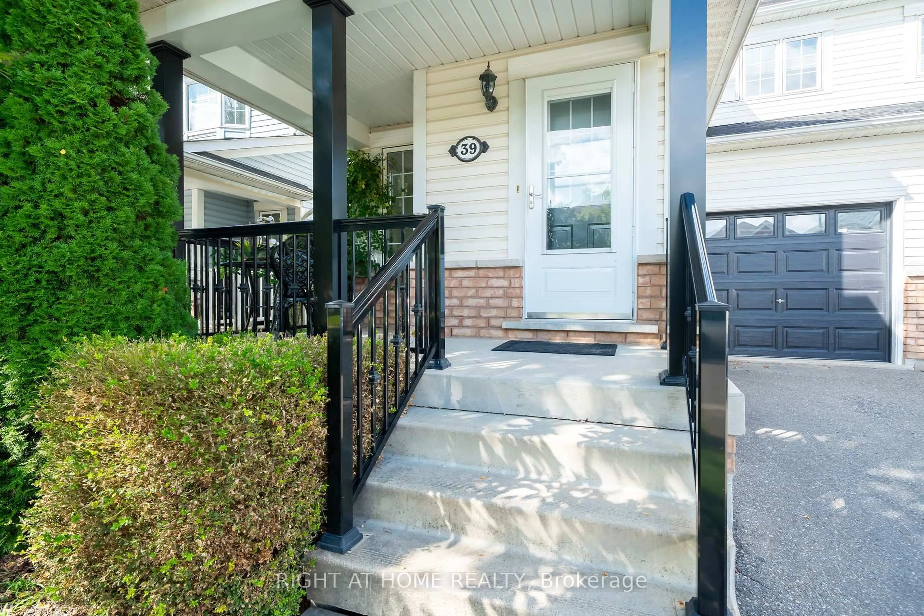 Unknown for 39 Viceroy Cres, Brampton Ontario L7A 1V7