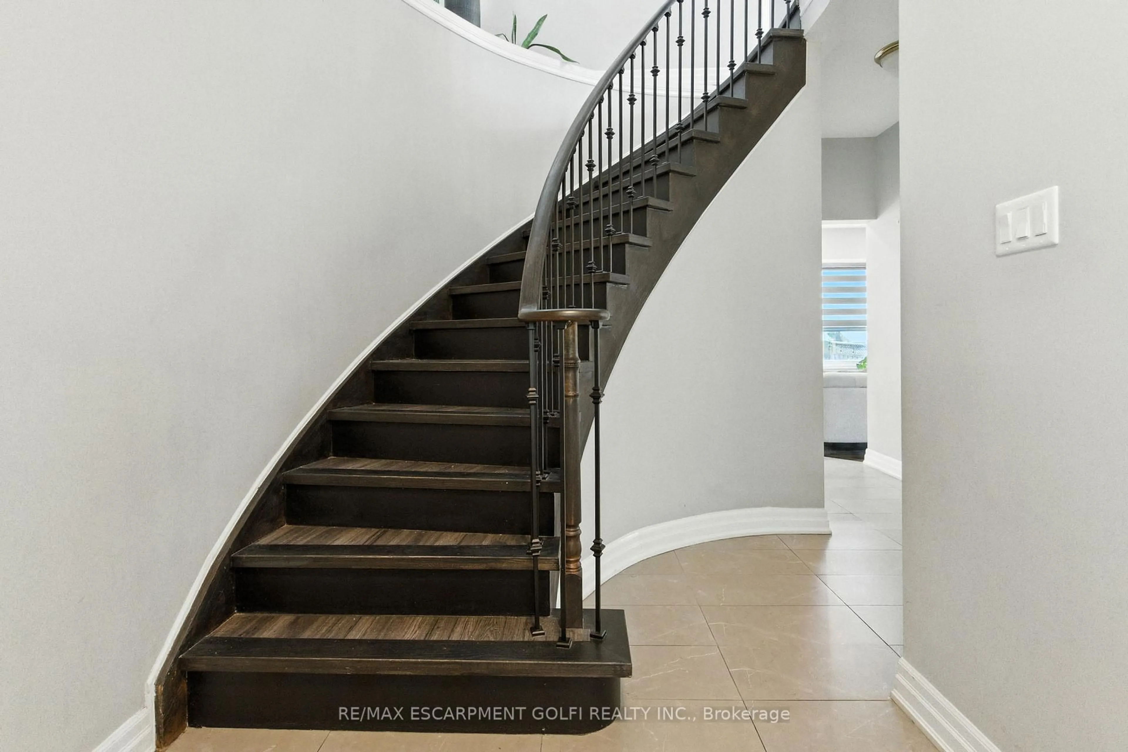 Stairs for 65 Twin Willow Cres, Brampton Ontario L7A 1K2