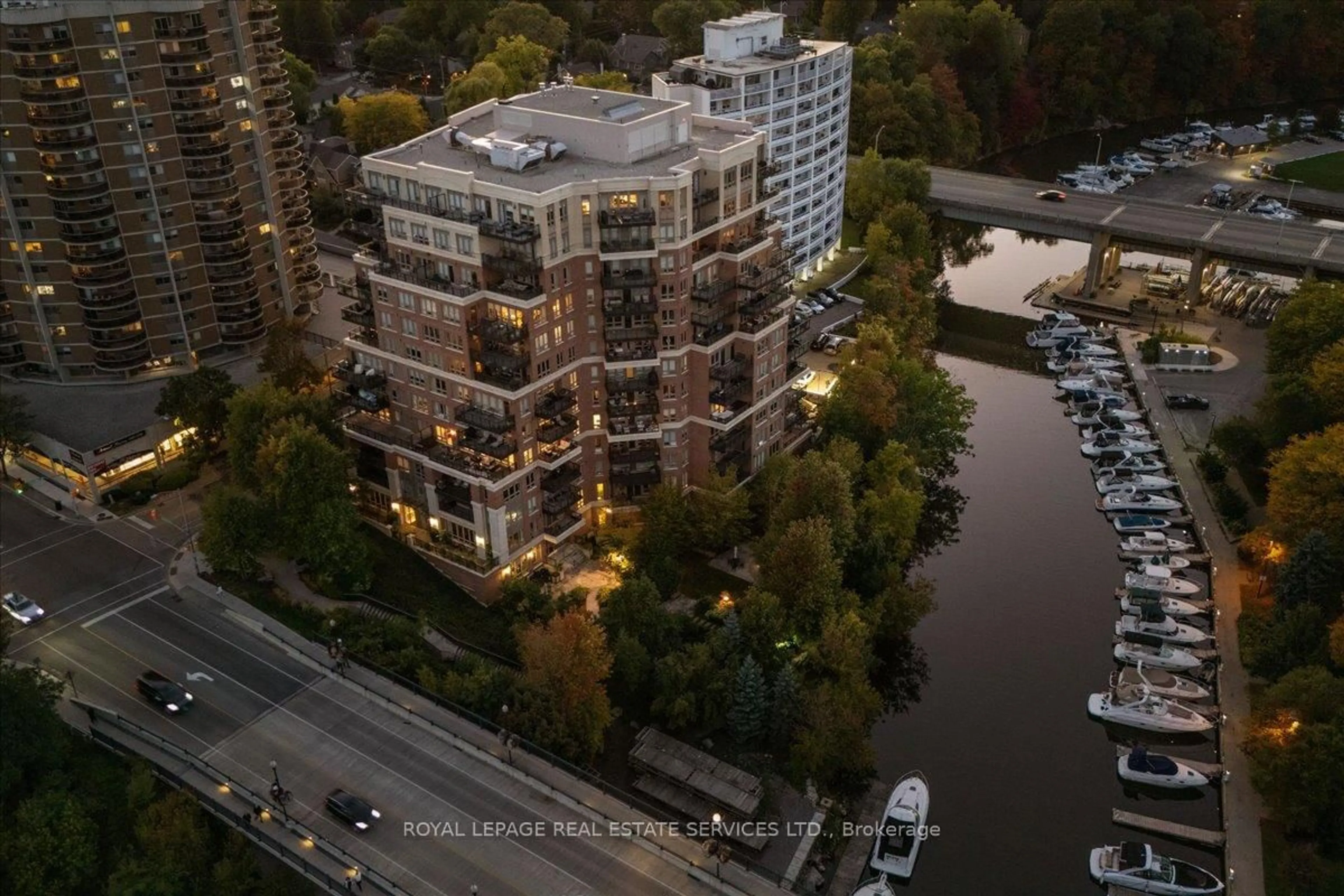 A pic from outside/outdoor area/front of a property/back of a property/a pic from drone, unknown for 111 Forsythe St #401, Oakville Ontario L6K 3J9