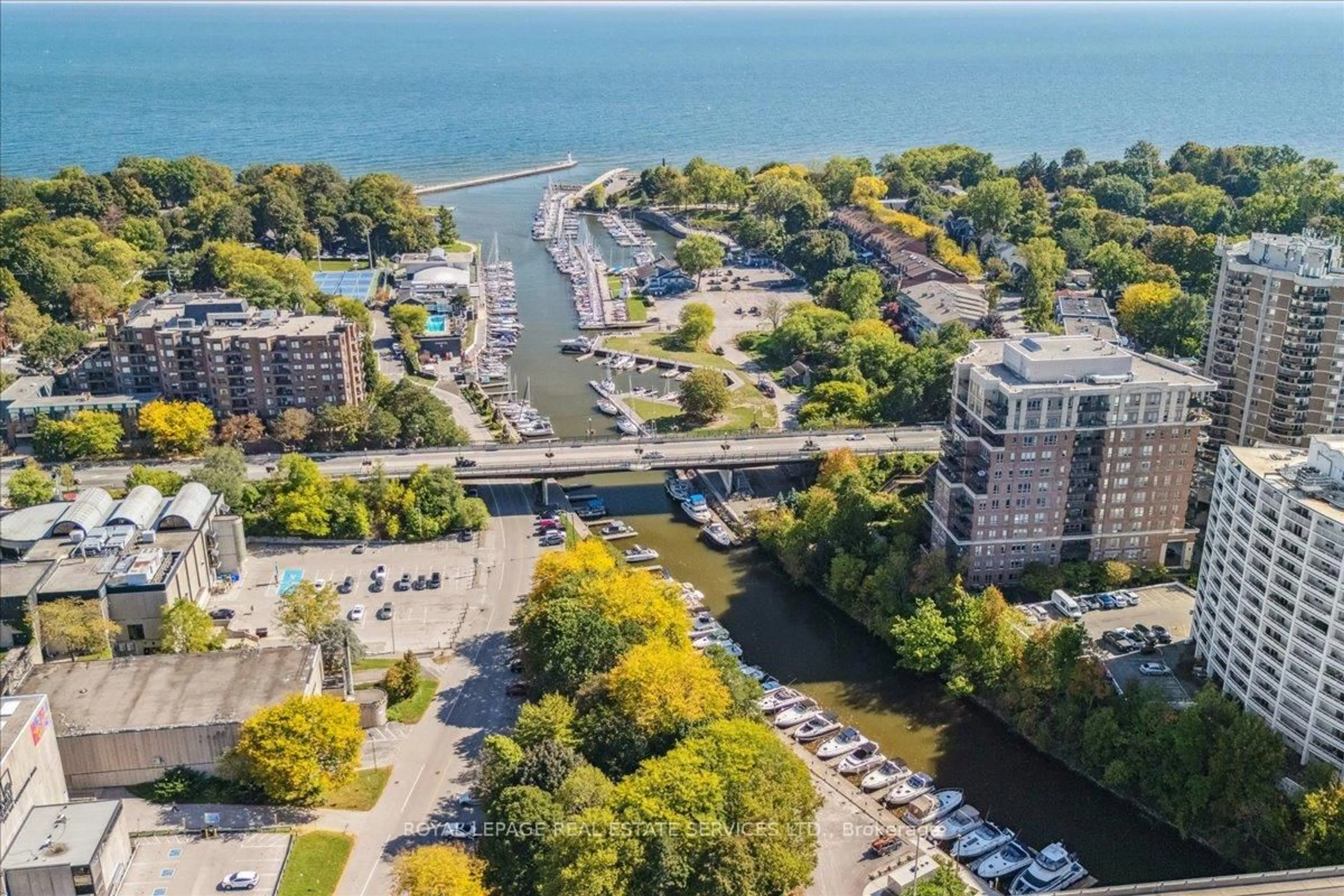 A pic from outside/outdoor area/front of a property/back of a property/a pic from drone, water/lake/river/ocean view for 111 Forsythe St #401, Oakville Ontario L6K 3J9