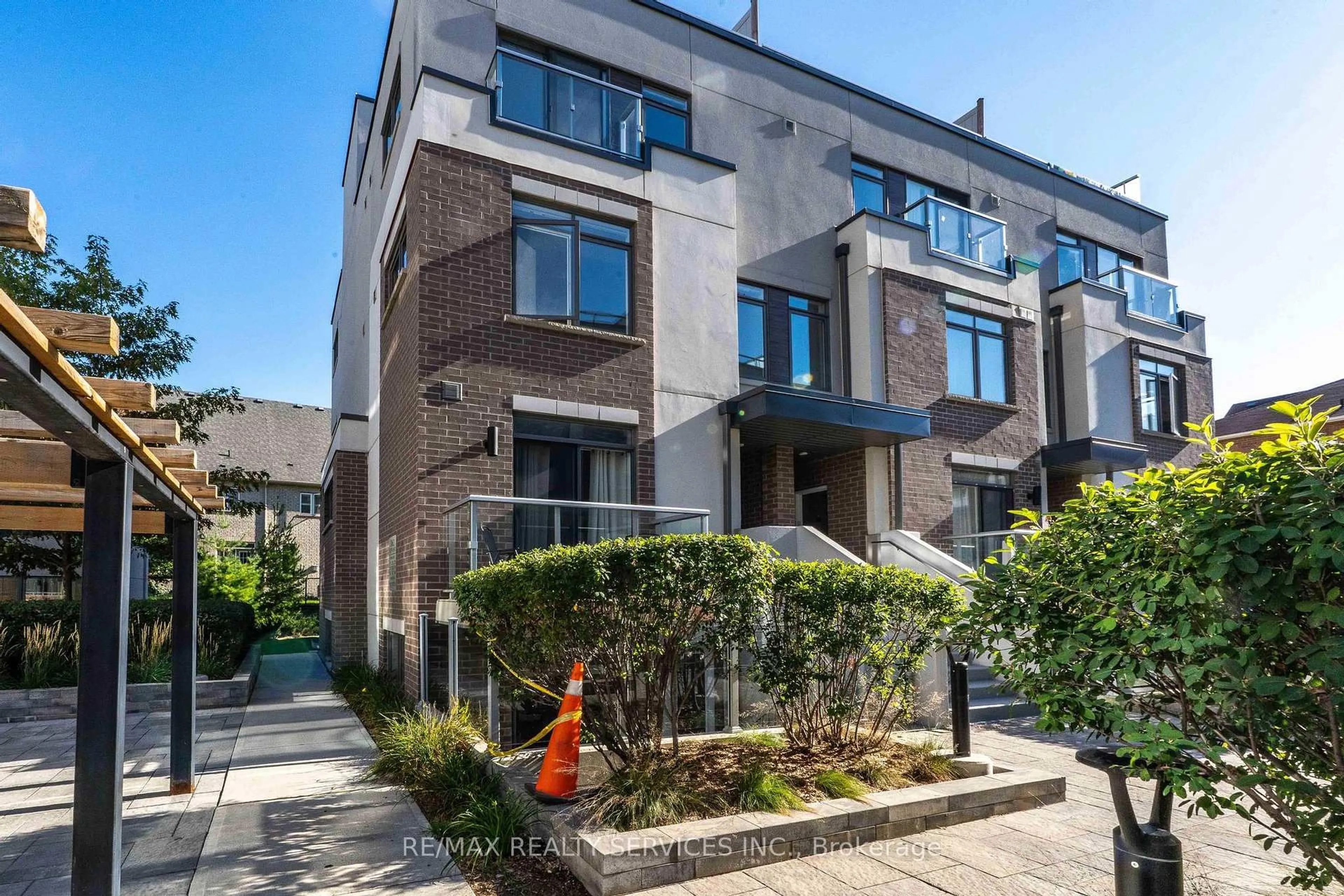 Home with brick exterior material, street for 3062 Sixth Line #342, Oakville Ontario L6M 1P8