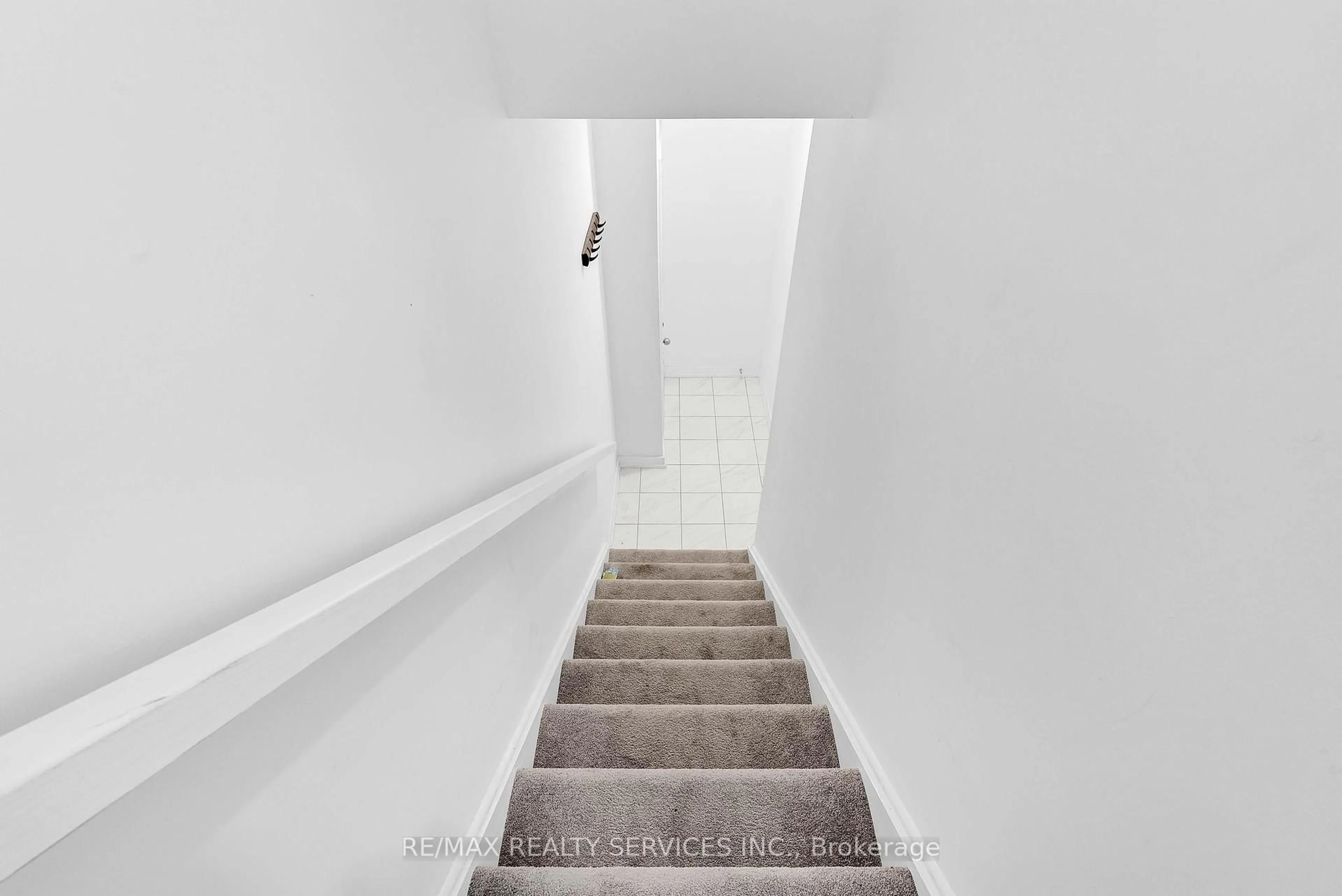 Stairs for 3062 Sixth Line #342, Oakville Ontario L6M 1P8