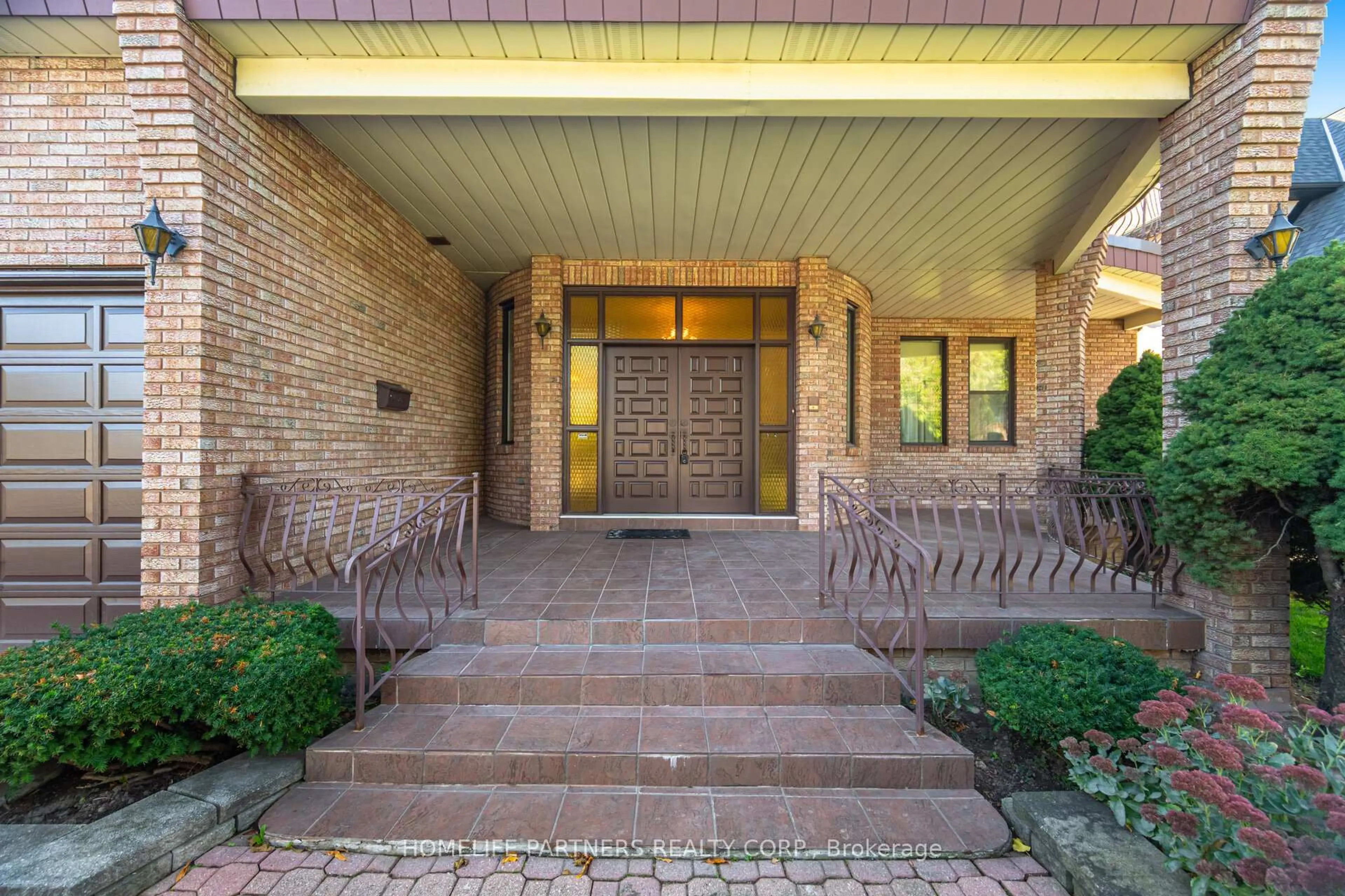 Indoor entryway for 55 Wallasey Ave, Toronto Ontario M9M 1E1