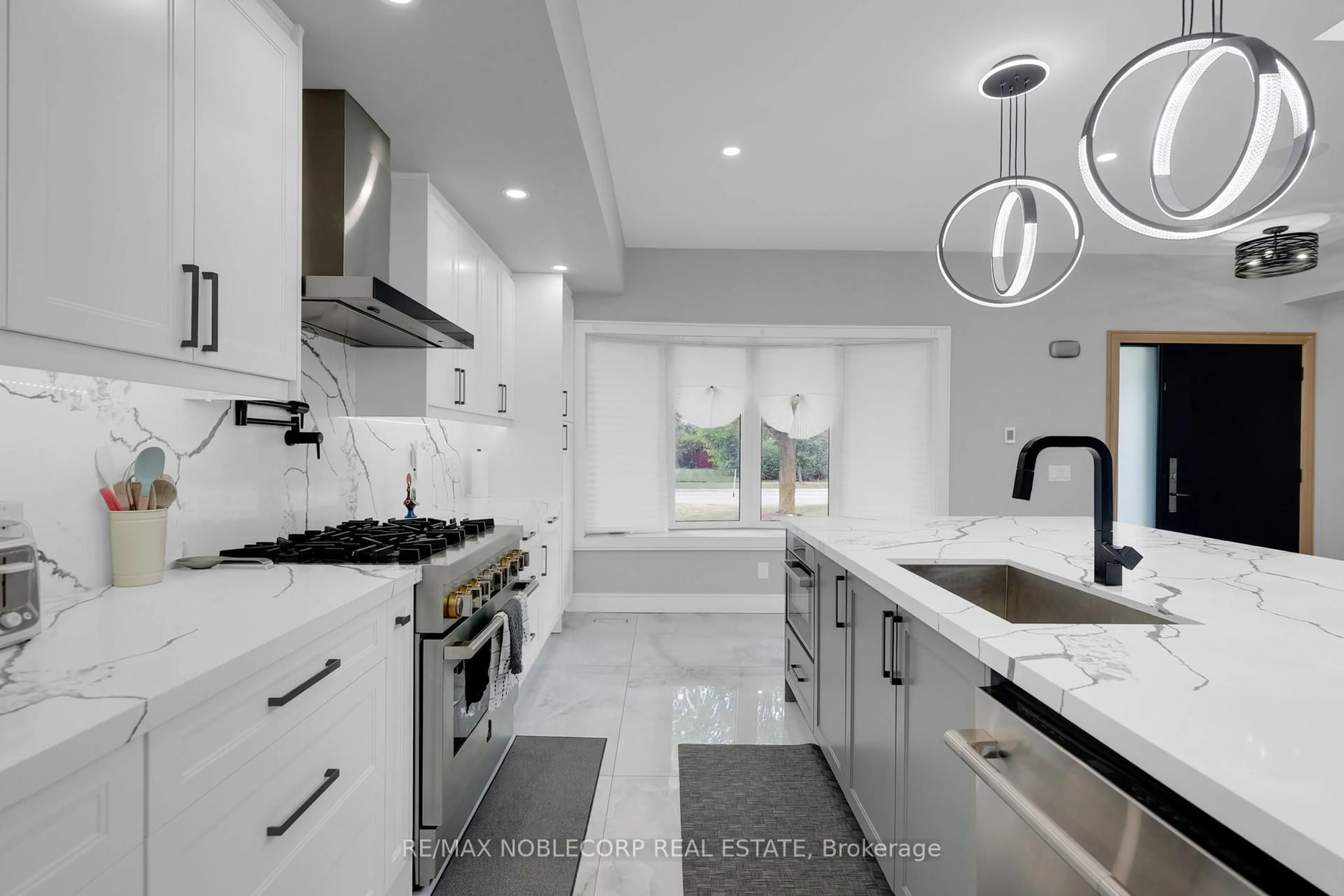 Contemporary kitchen, ceramic/tile floor for 2515 Hensall St, Mississauga Ontario L5A 2T1