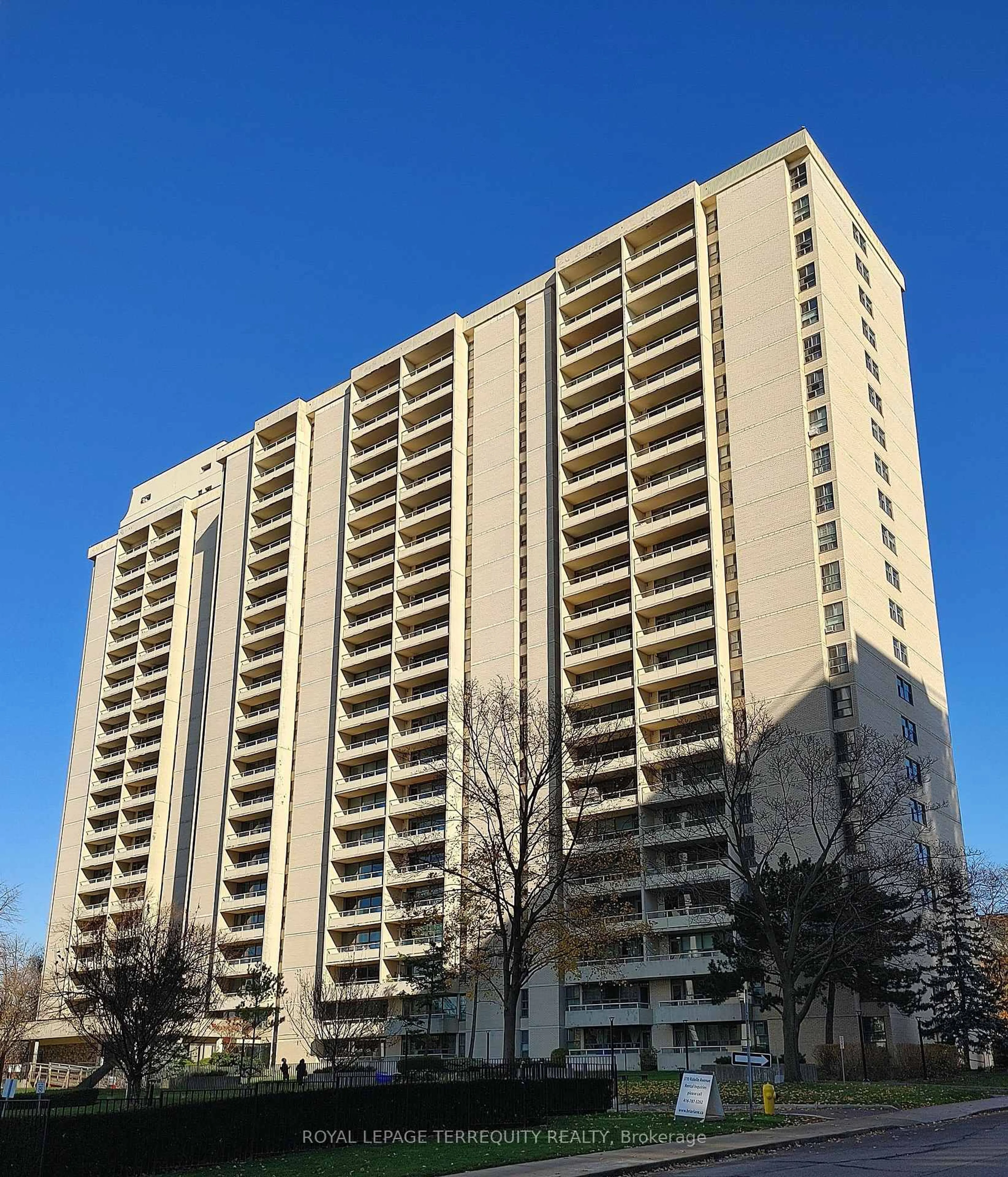 Unknown for 360 Ridelle Ave #817, Toronto Ontario M6B 1K1