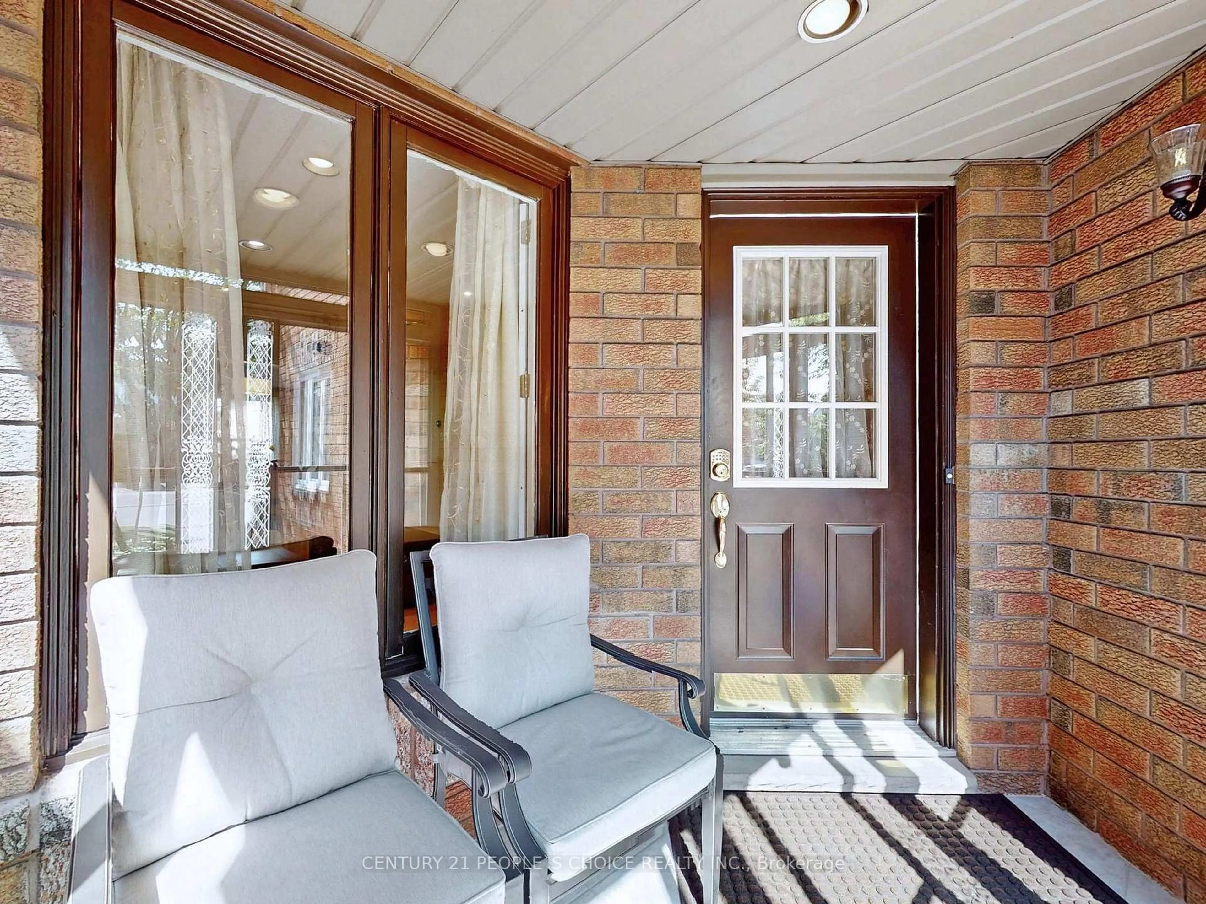 Indoor entryway for 5731 Mersey St, Mississauga Ontario L5V 1V7