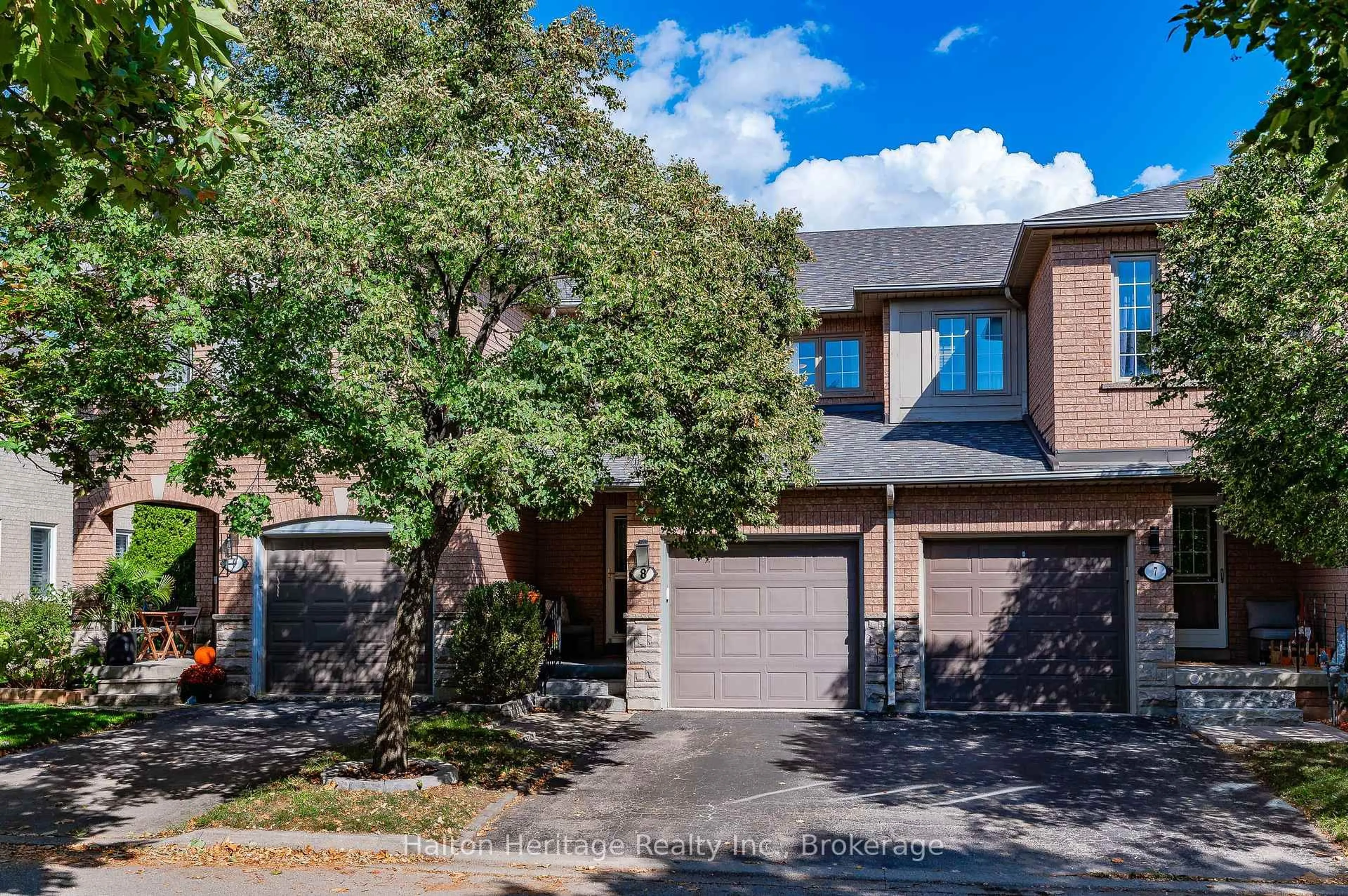 Home with brick exterior material, street for 5555 PRINCE WILLIAM Dr #8, Burlington Ontario L7L 6P2