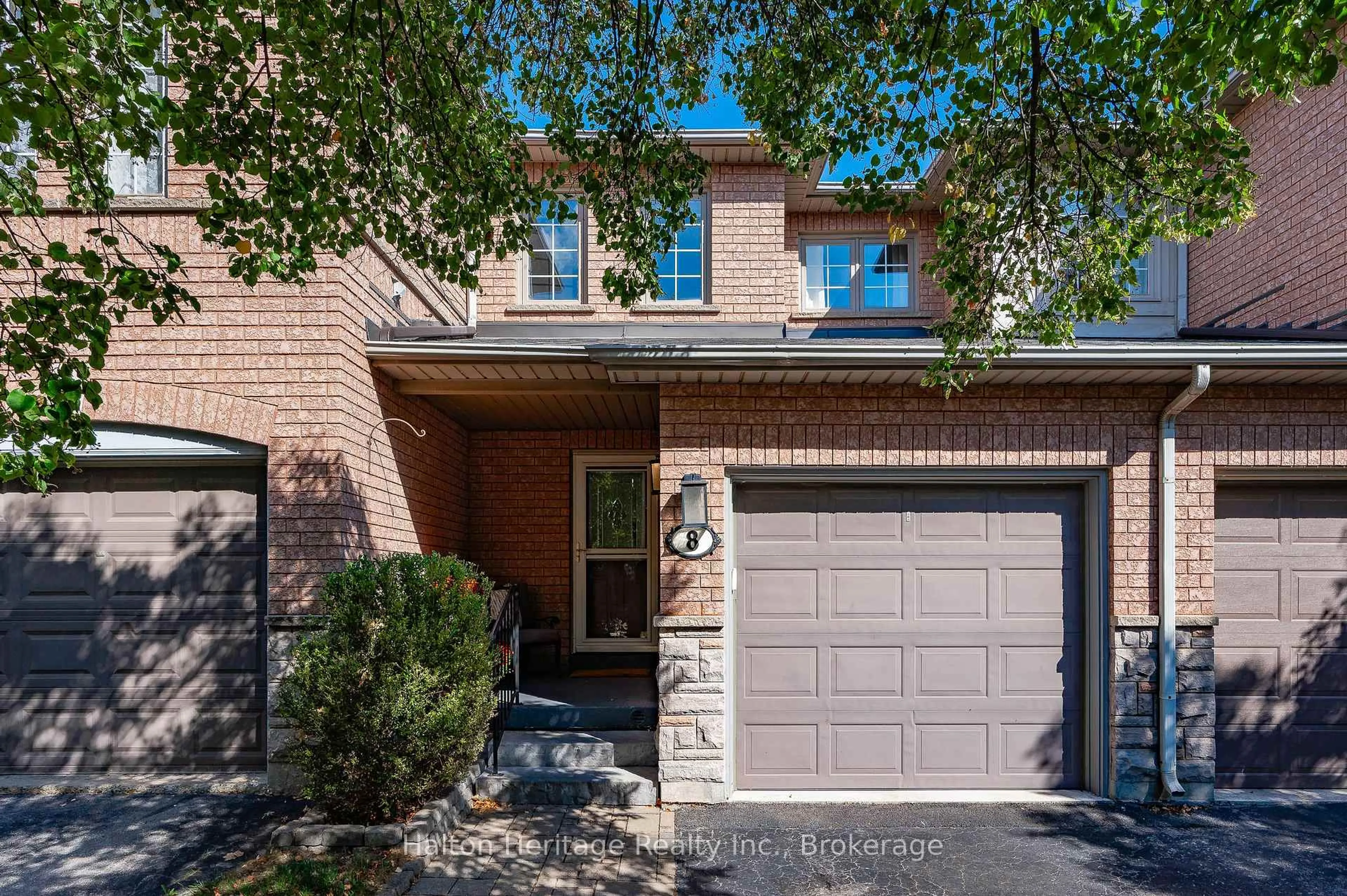 Home with brick exterior material, street for 5555 PRINCE WILLIAM Dr #8, Burlington Ontario L7L 6P2