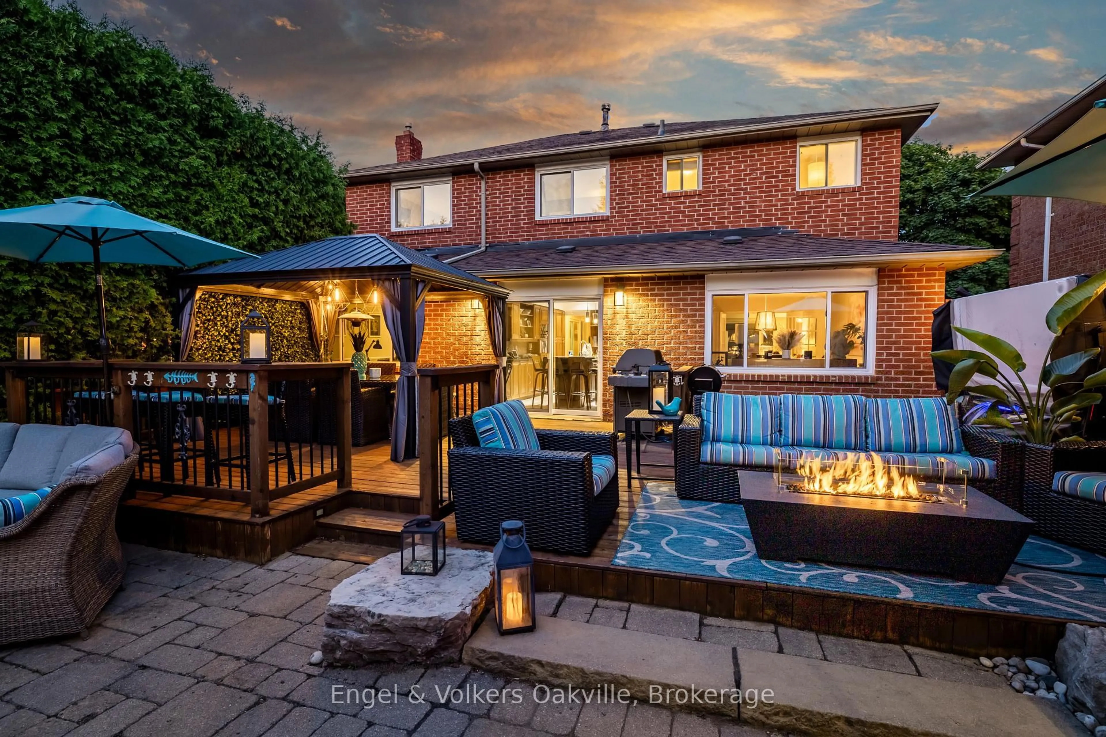 Patio, street for 1181 Grange Rd, Oakville Ontario L6H 1P8
