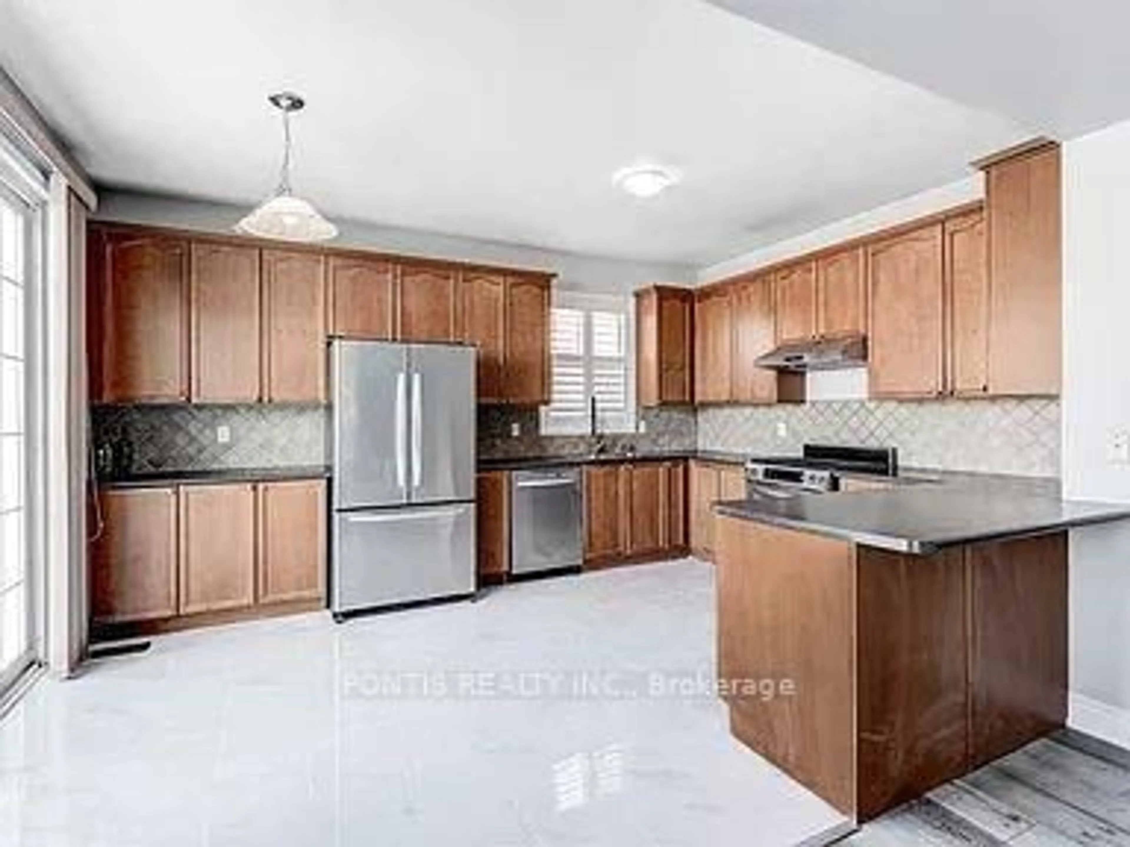 Open concept kitchen, ceramic/tile floor for 44 DAMATTA Dr, Brampton Ontario L6X 0N6
