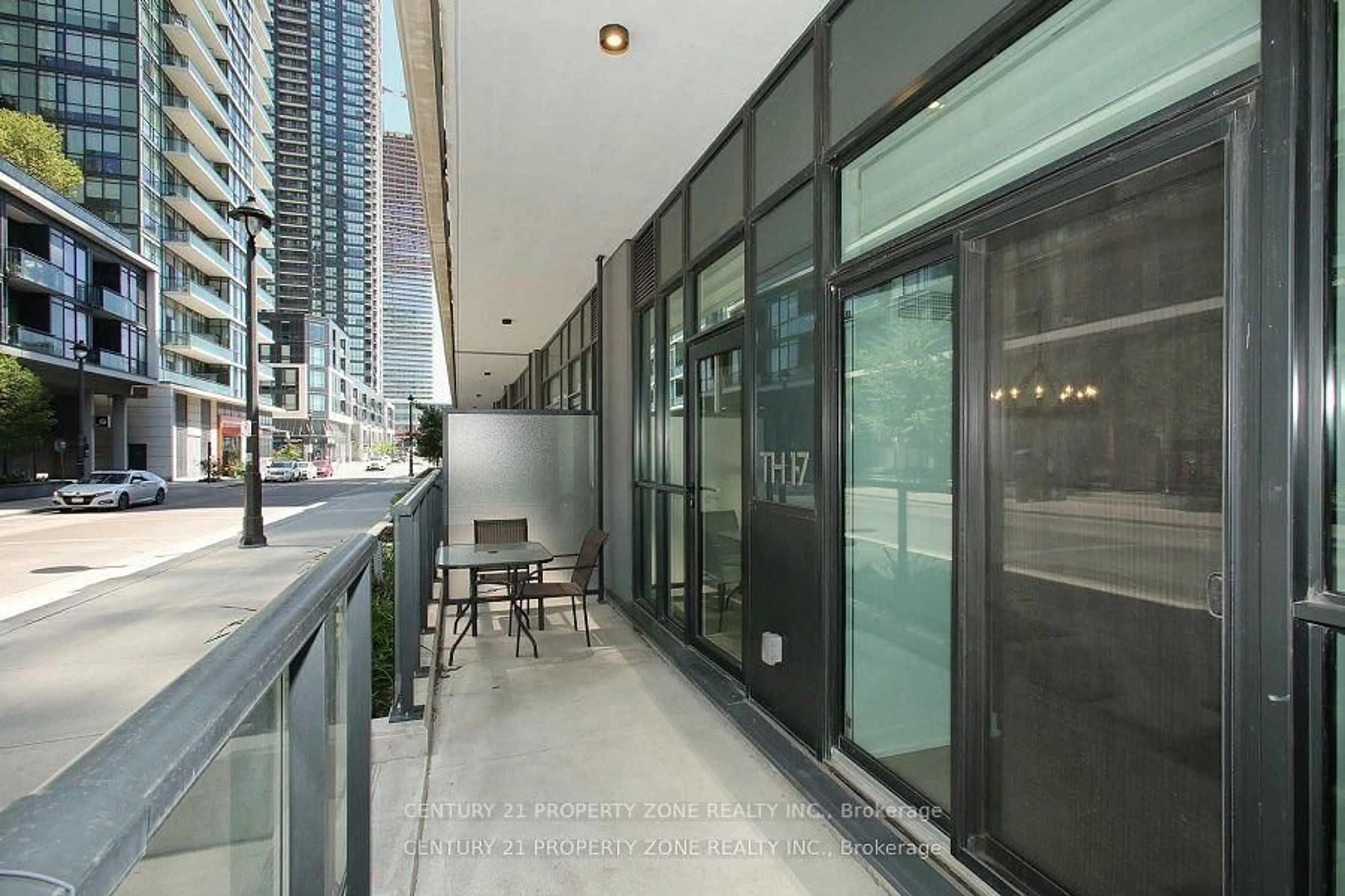 Indoor foyer for 4055 Parkside Village Dr #TH-17, Mississauga Ontario L5B 0K8
