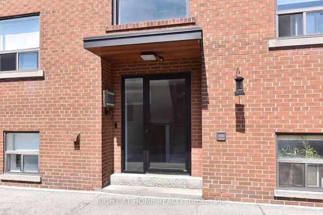121 Fourth St, Toronto 3