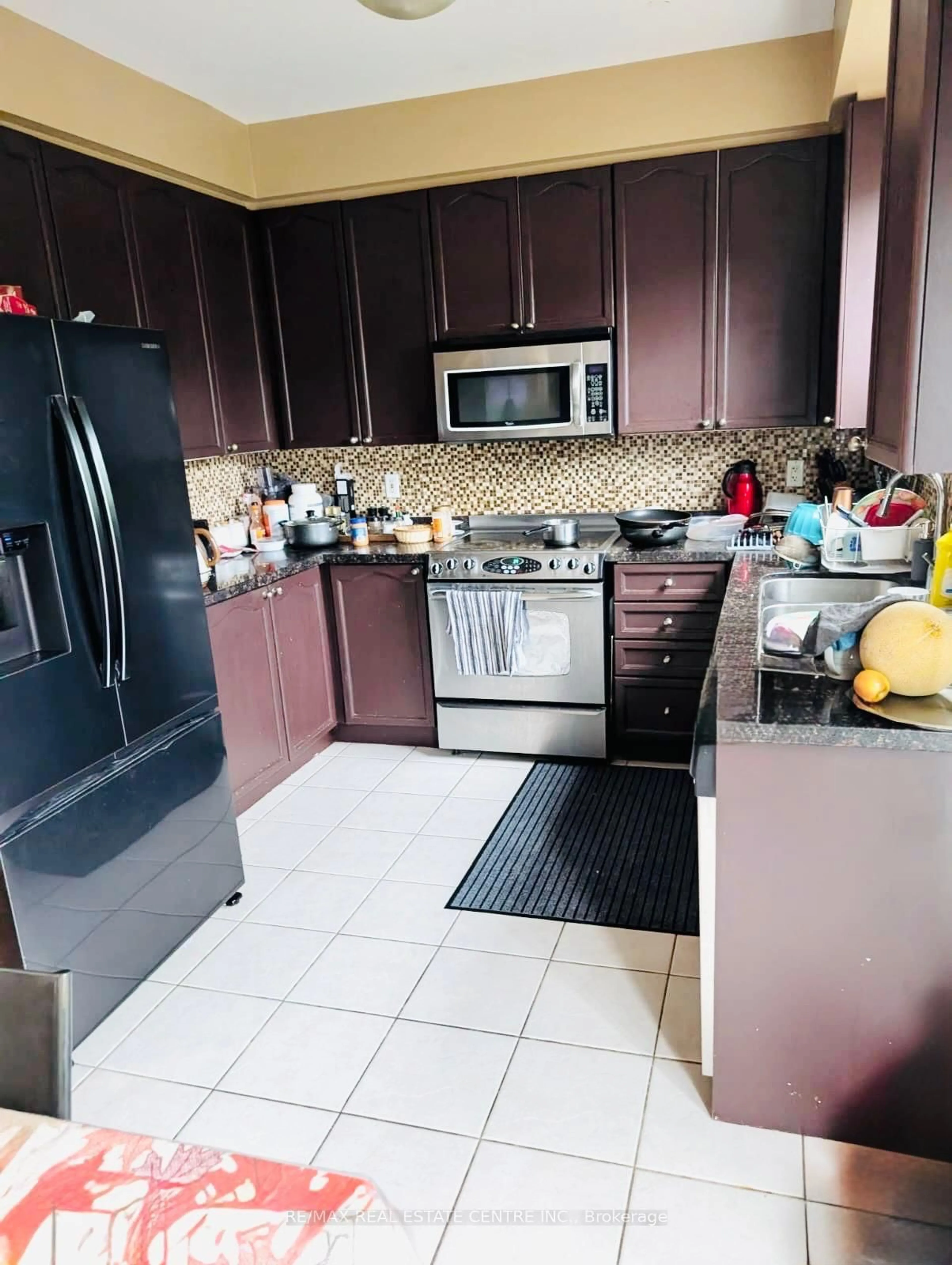 Standard kitchen, ceramic/tile floor for 169 COOKE Cres, Milton Ontario L9T 6E5
