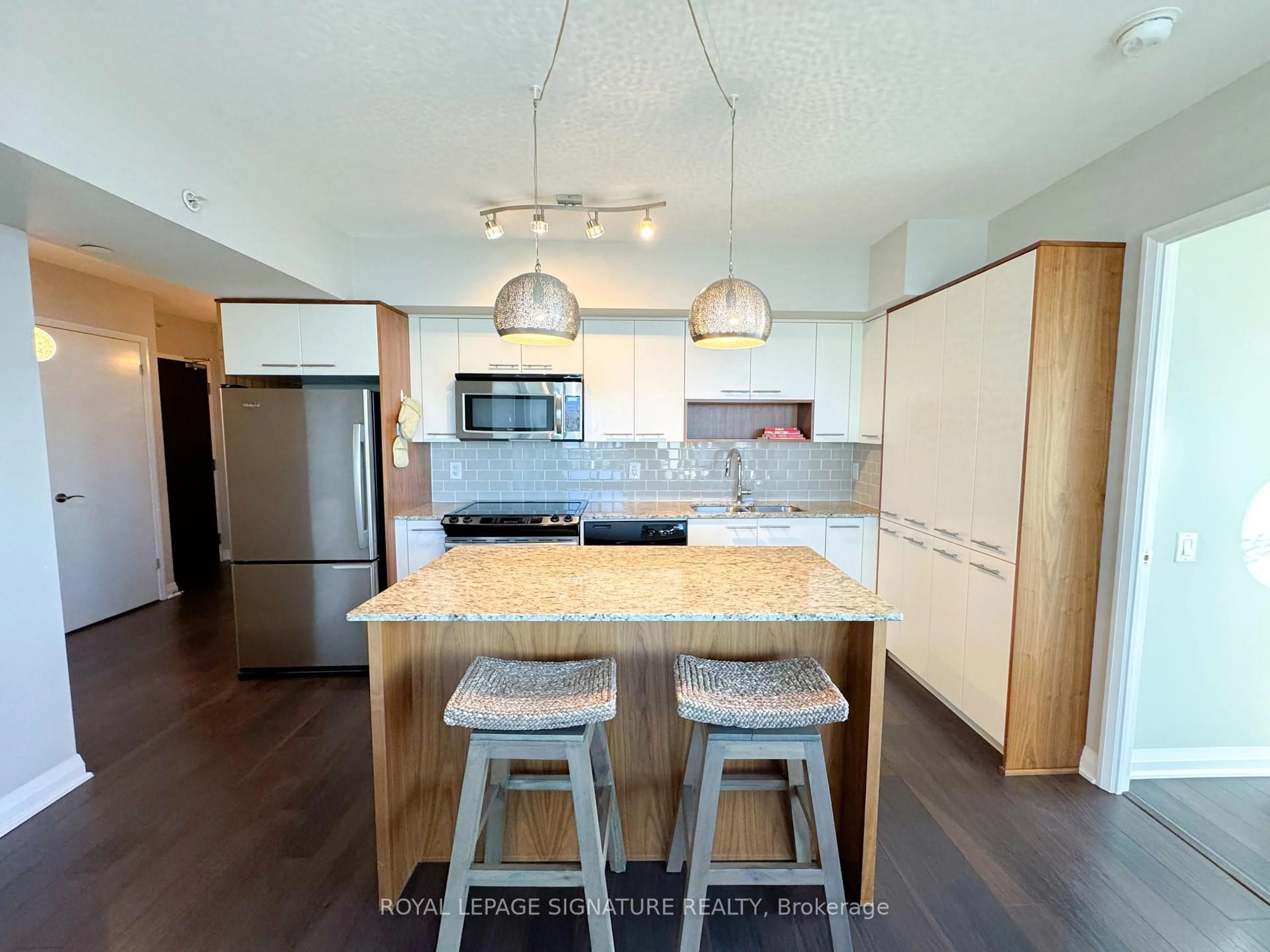 Open concept kitchen, unknown for 1 Valhalla Inn Rd #1807, Toronto Ontario M9B 1S9