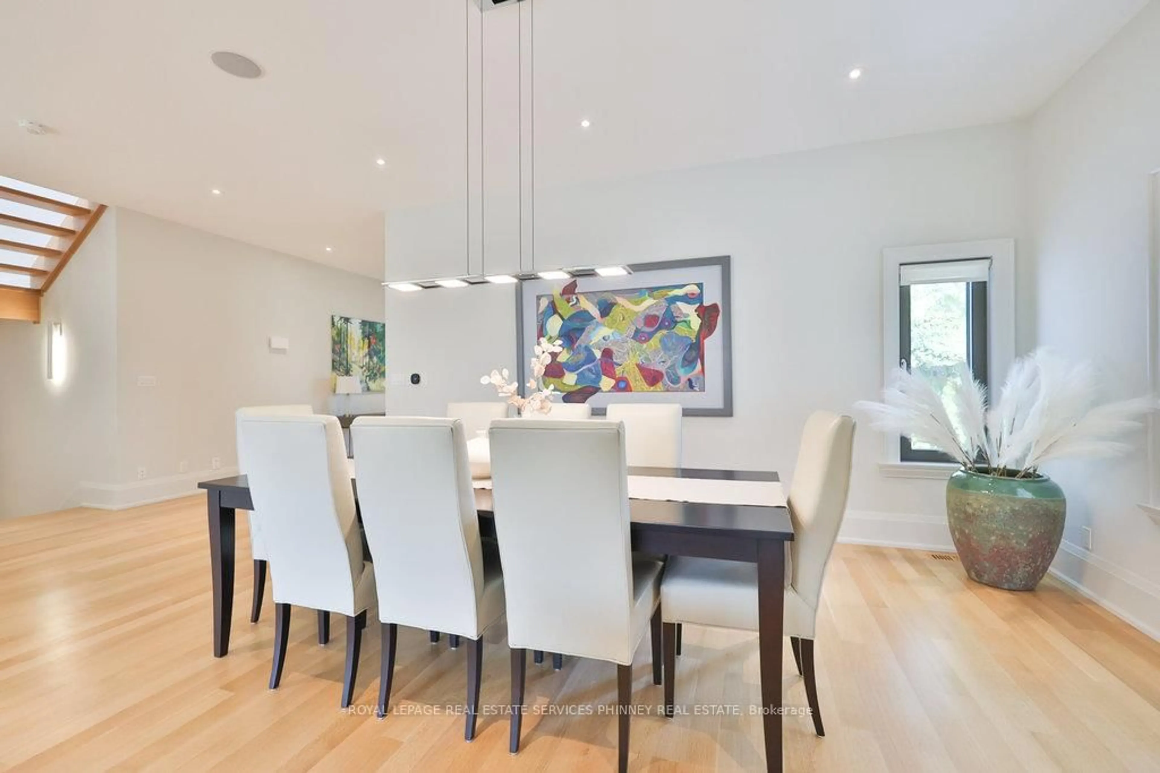 Dining room, wood/laminate floor for 1456 Applewood Rd, Mississauga Ontario L5E 2M1