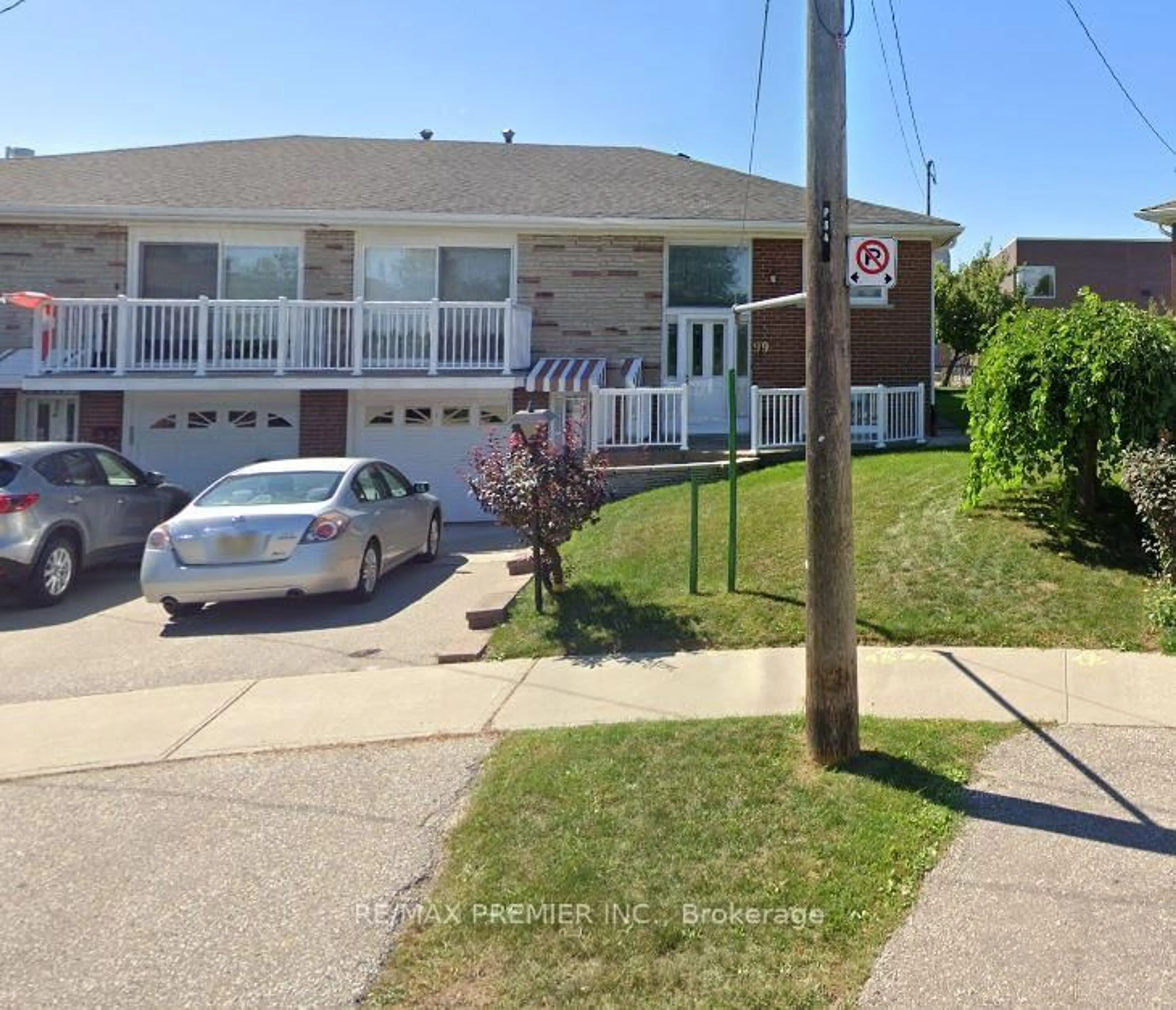 A pic from outside/outdoor area/front of a property/back of a property/a pic from drone, street for 99 Ridgemount Rd, Toronto Ontario M9P 1C7