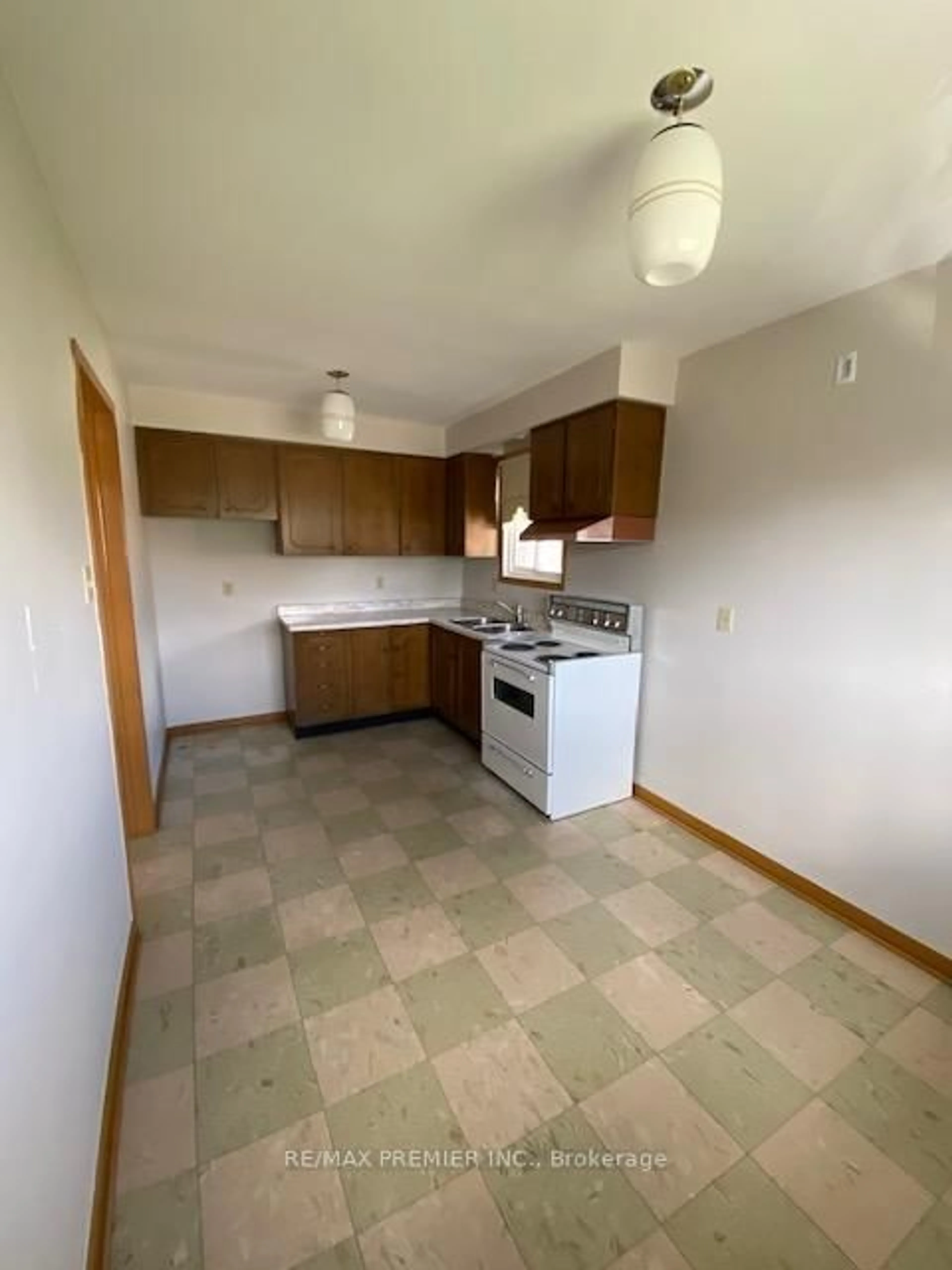 Standard kitchen, unknown for 99 Ridgemount Rd, Toronto Ontario M9P 1C7