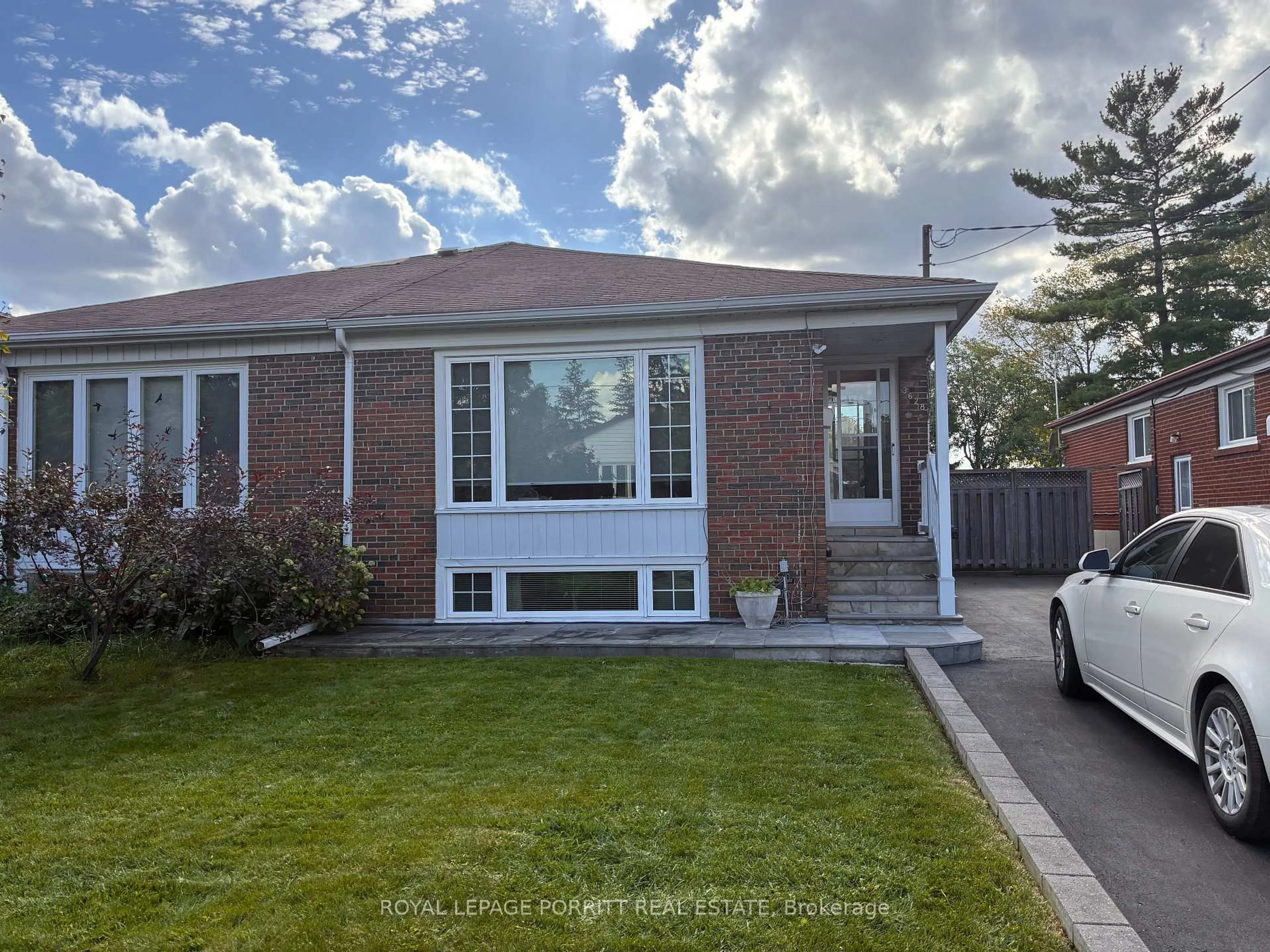 Home with brick exterior material, street for 3628 Anniversary Rd, Mississauga Ontario L5C 2G1