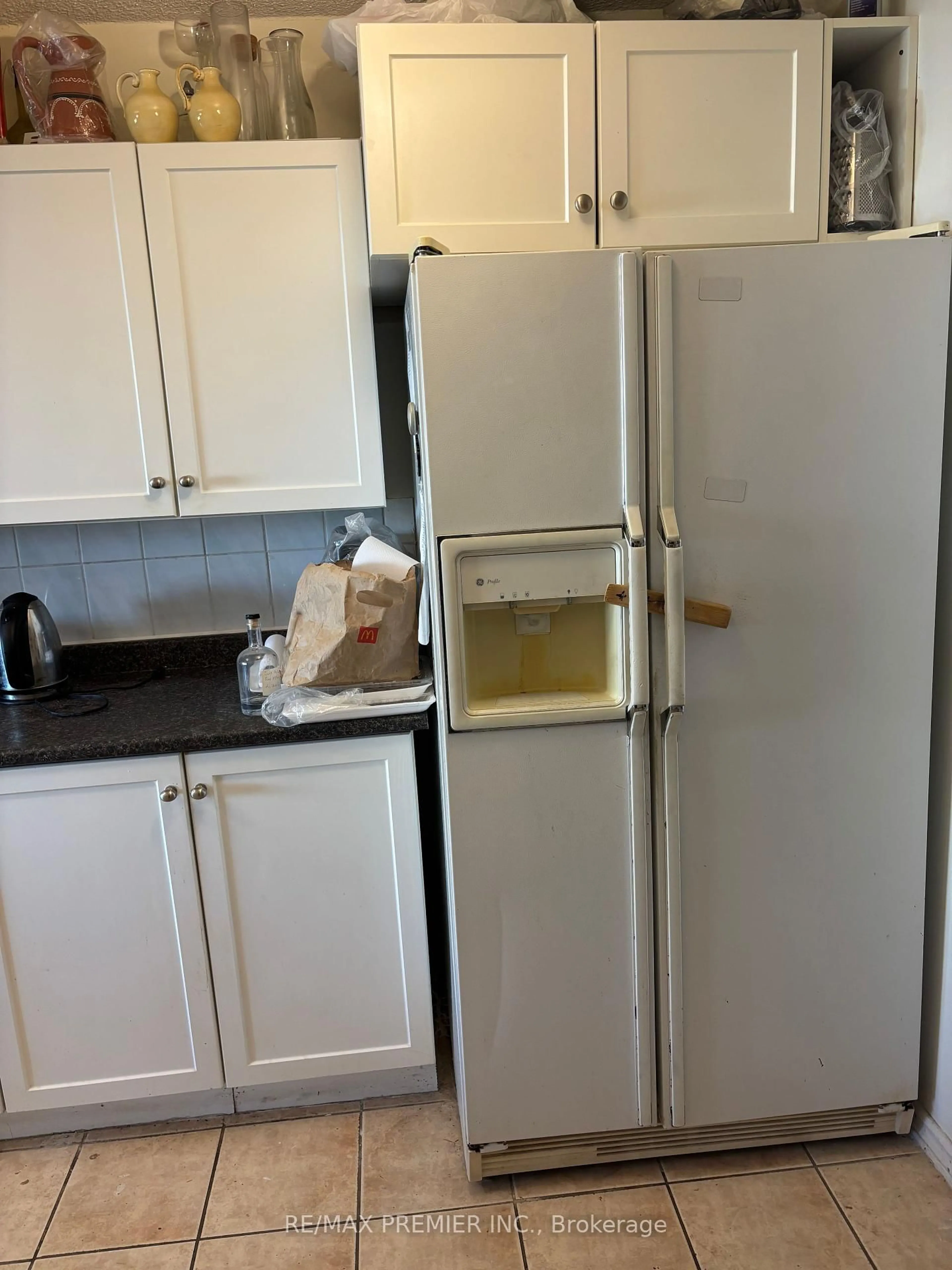 Standard kitchen, unknown for 40 Panorama Crt #905, Toronto Ontario M9V 4M1