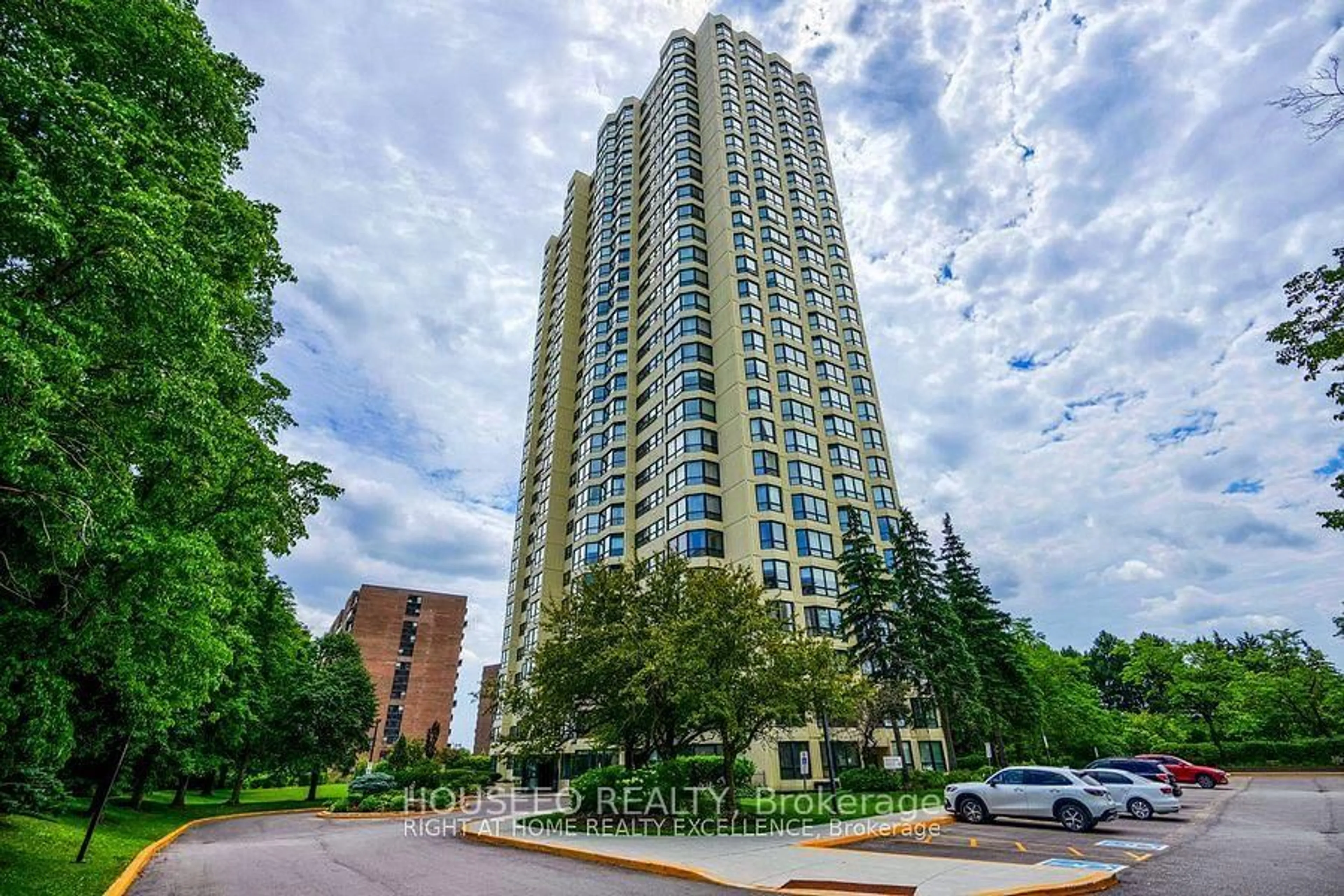 Unknown for 8 Lisa St #1102, Brampton Ontario L6T 4S6