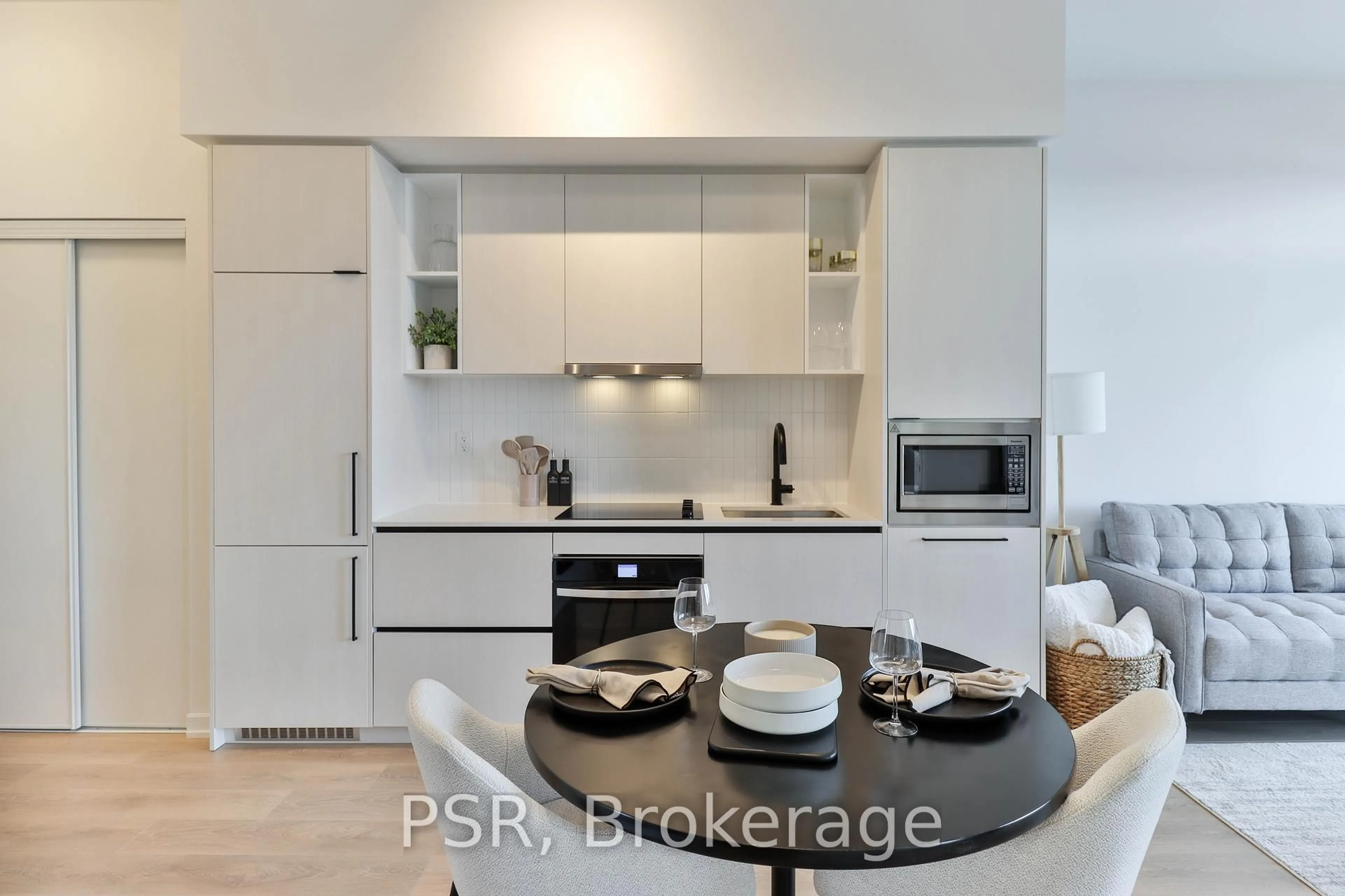 Unknown for 1285 Dupont St #702, Toronto Ontario M6H 2A6