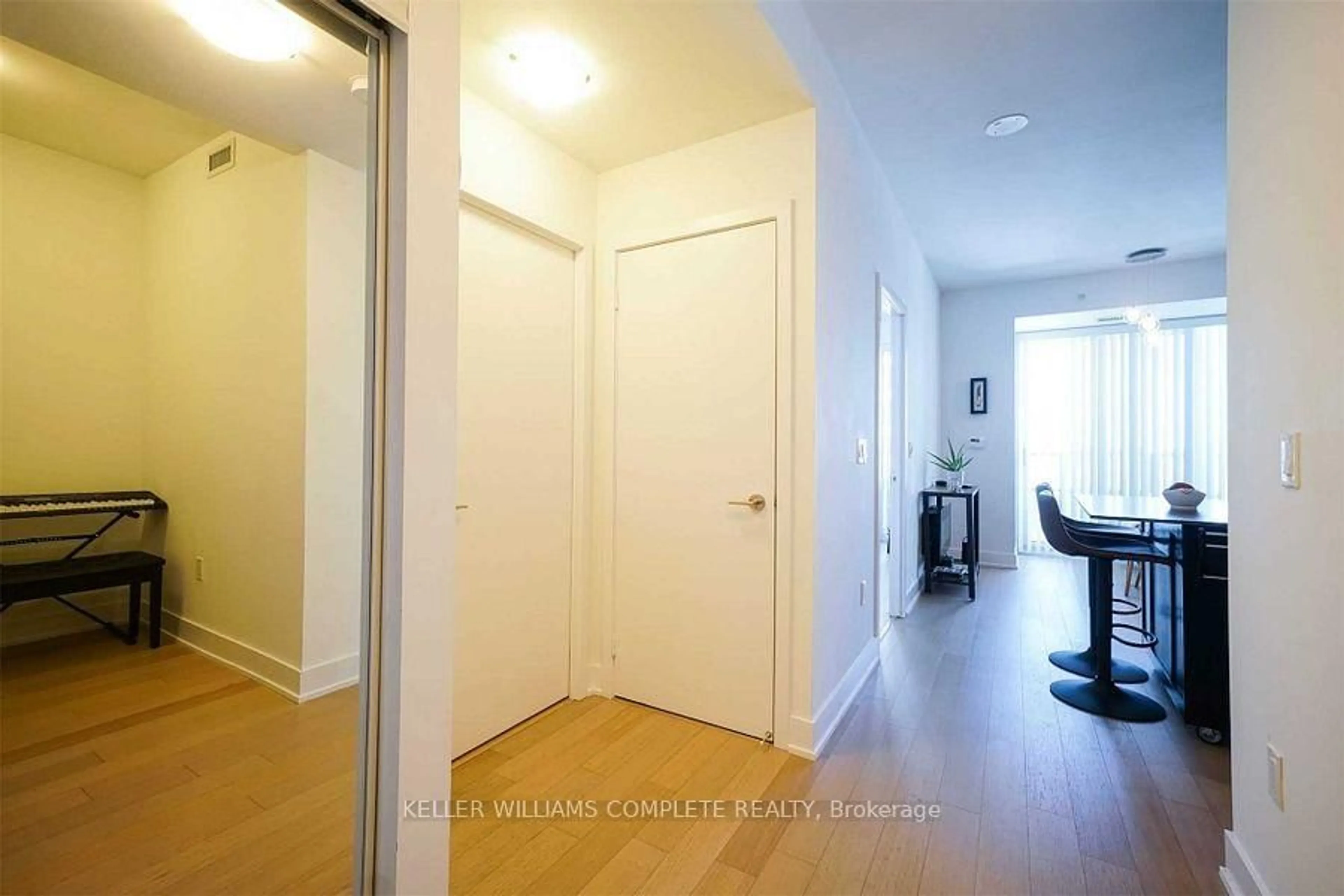 Indoor entryway for 20 Shore Breeze Dr #3103, Toronto Ontario M8V 0C7